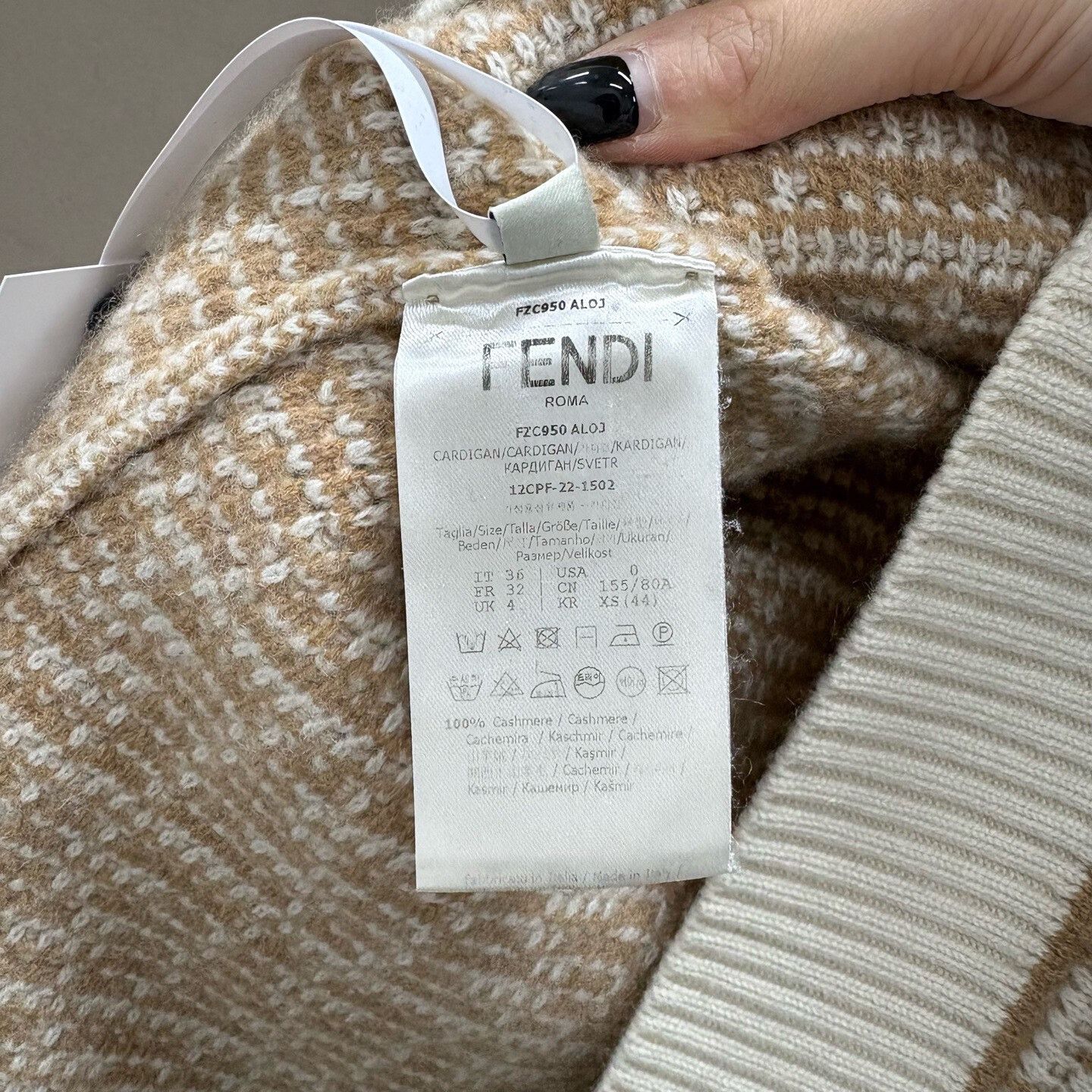 Fendi Fendi FF Logo Cashmere Cardigan Size IT 36 Size XS / US 0-2 / IT 36-38 - 5 Thumbnail