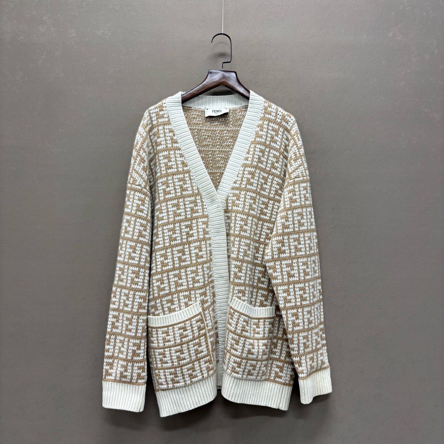 Fendi Fendi FF Logo Cashmere Cardigan Size IT 36 Size XS / US 0-2 / IT 36-38 - 2 Thumbnail