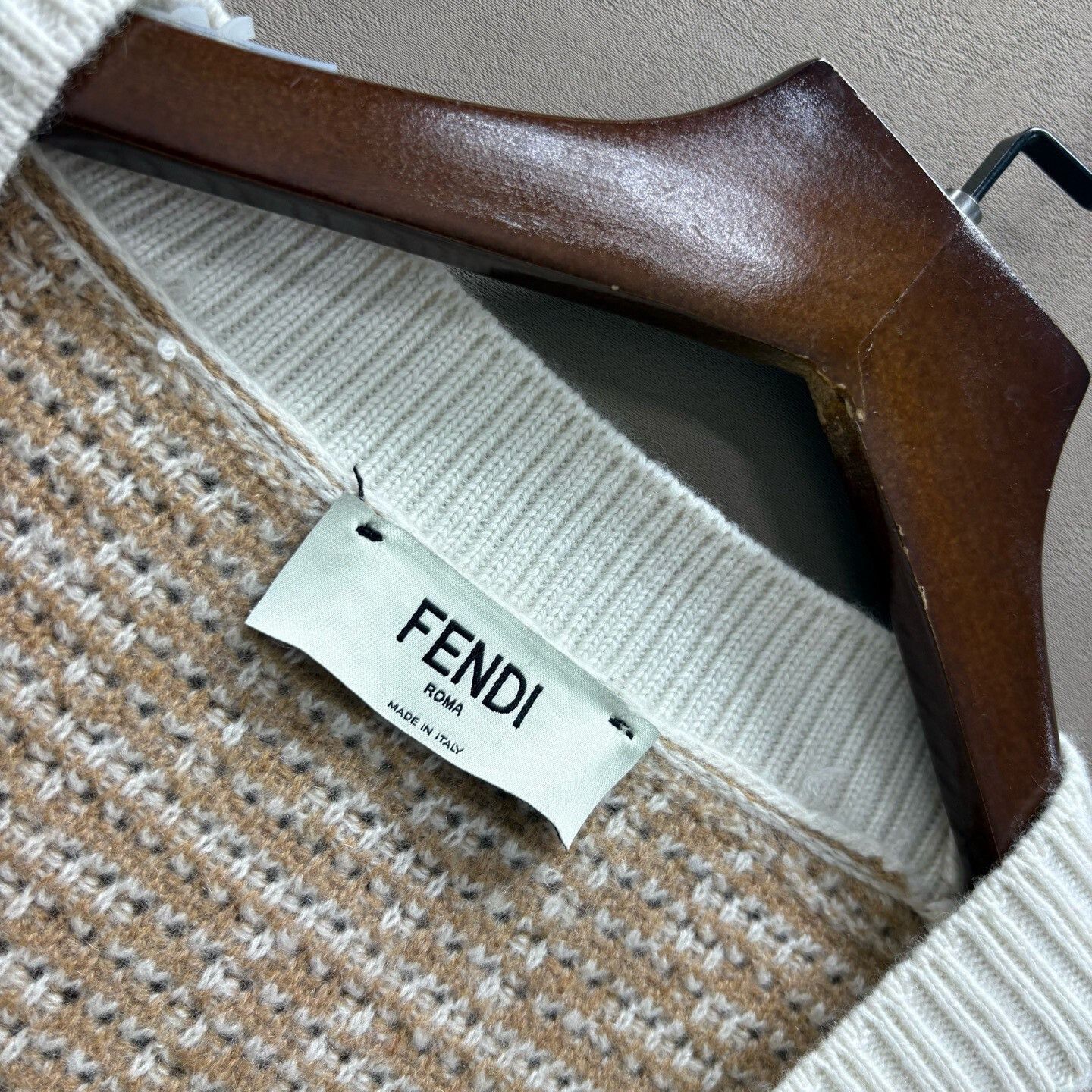 Fendi Fendi FF Logo Cashmere Cardigan Size IT 36 Size XS / US 0-2 / IT 36-38 - 4 Thumbnail