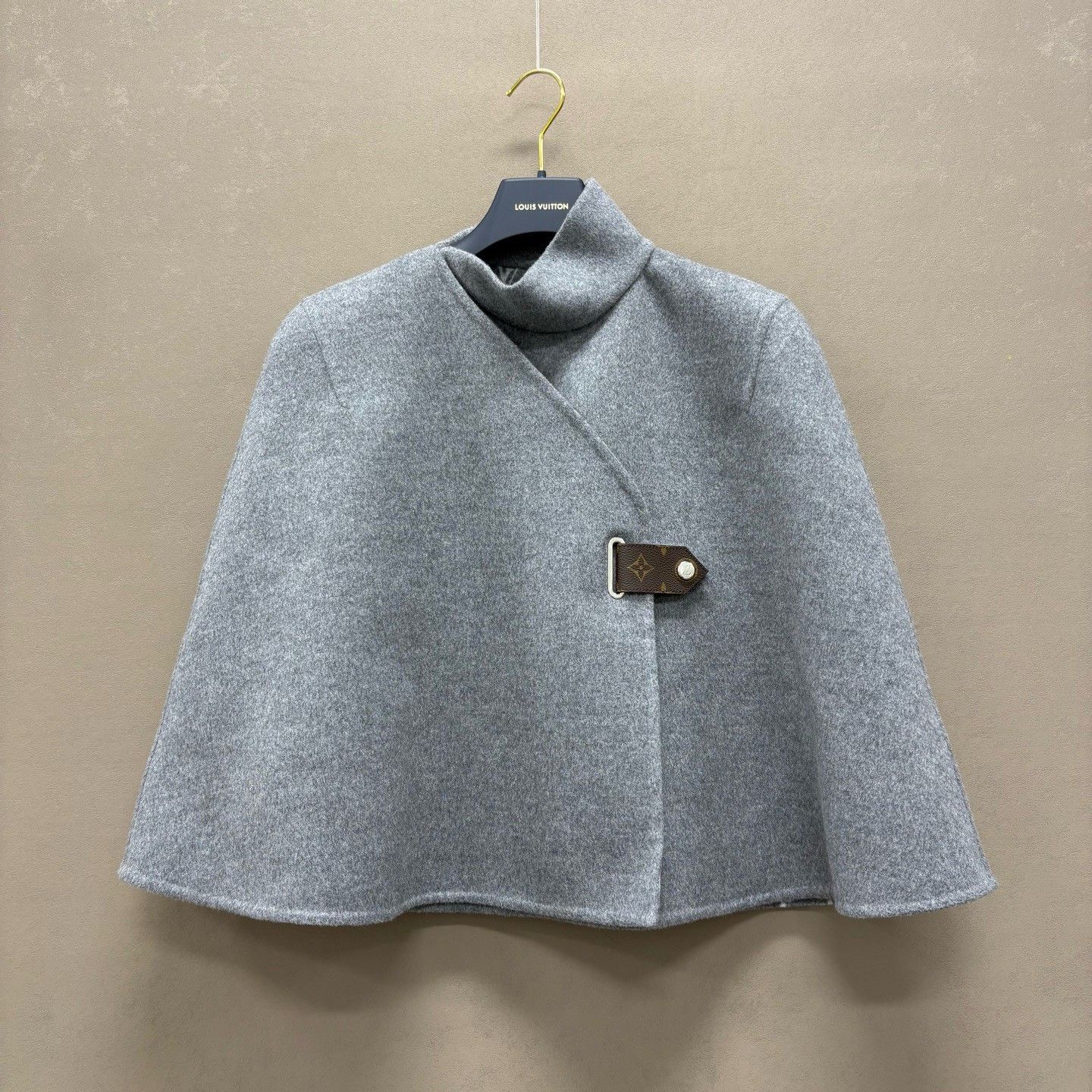 Louis Vuitton Louis Vuitton Wool Cape Size 38 Size S / US 4 / IT 40 - 2 Thumbnail