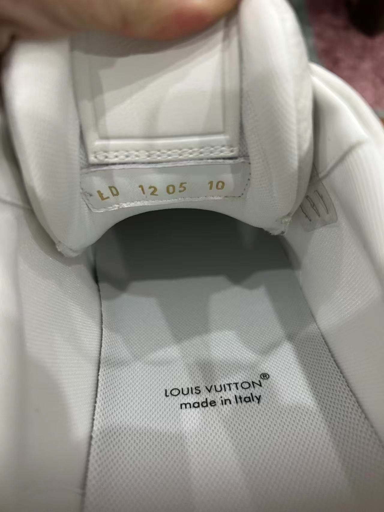 Louis Vuitton Louis Vuitton Trainer Low-Top Sneakers Size US 11 Size US 11 / EU 44 - 4 Thumbnail