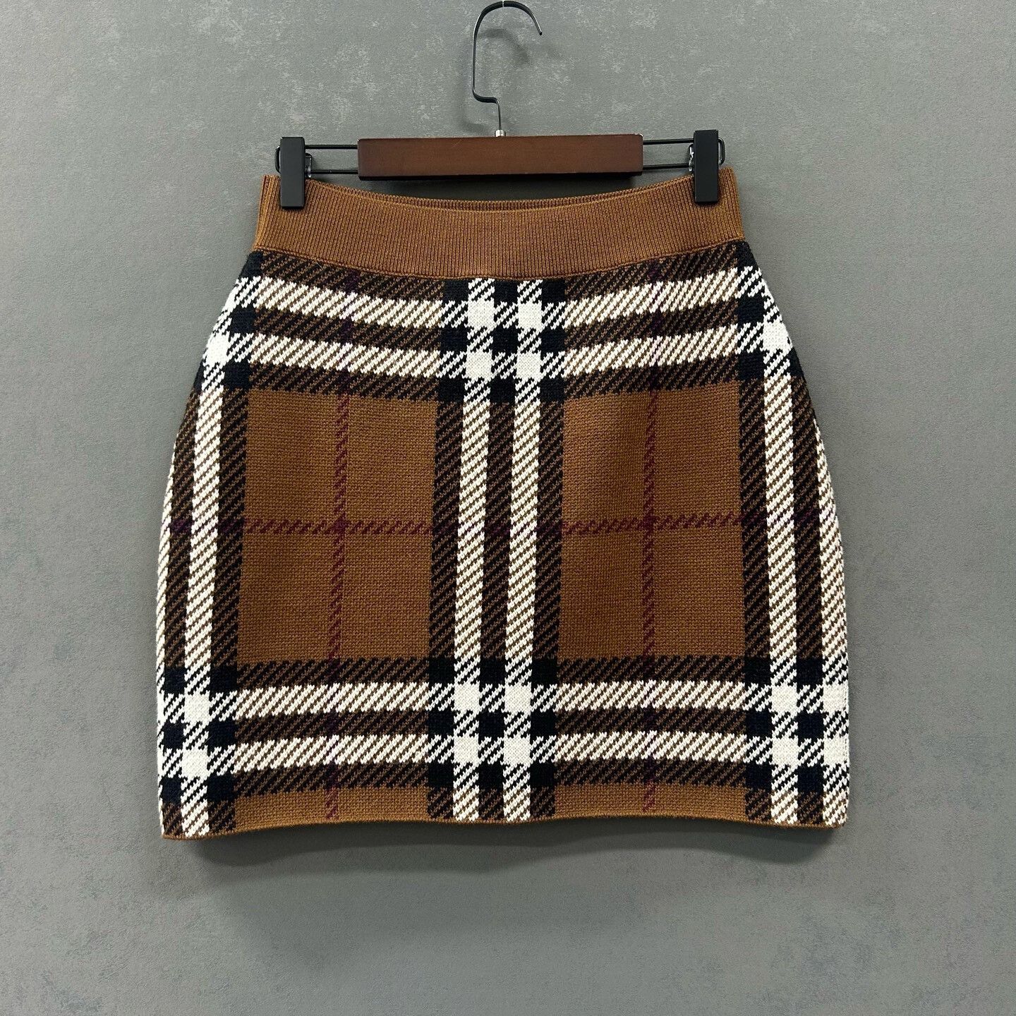 Burberry Burberry Plaid Knit Mini Skirt Size M Size 26" / US 2 / IT 38 - 2 Thumbnail