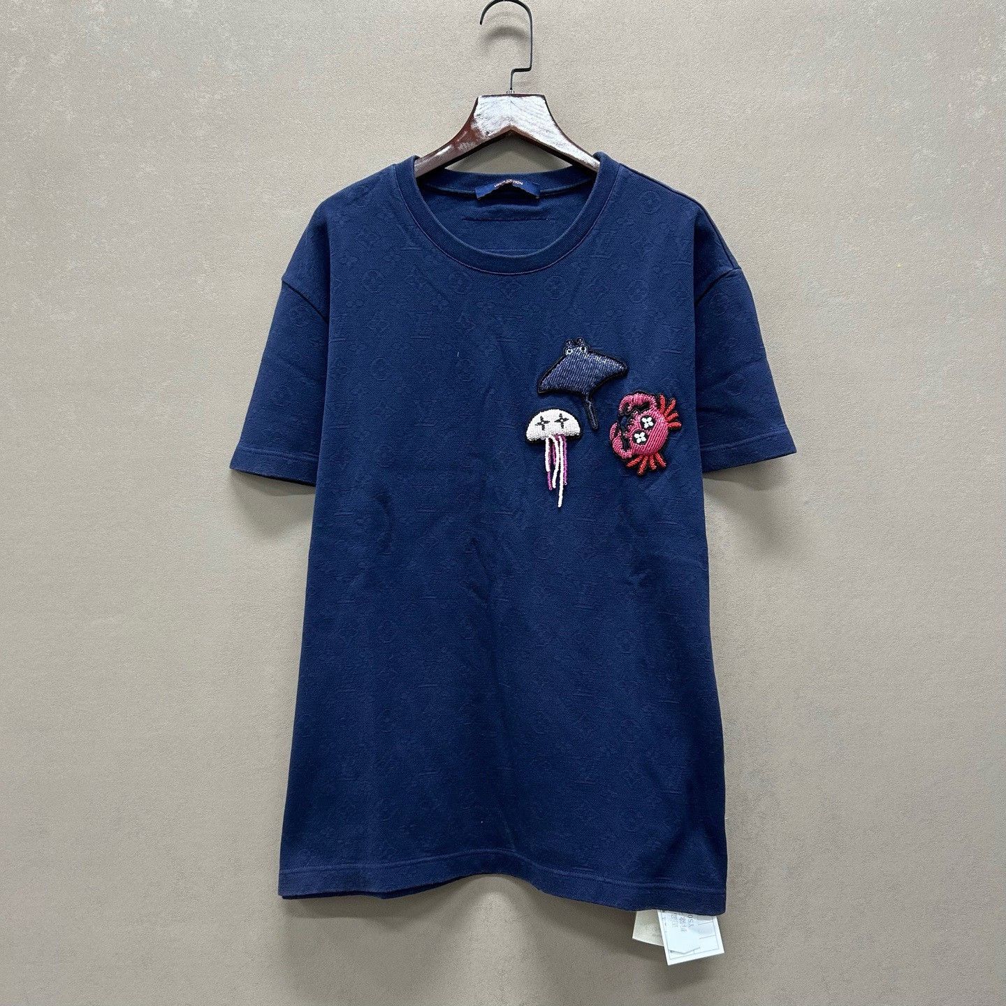 Louis Vuitton Louis Vuitton Beaded Patch Monogram T-Shirt XS Size US XS / EU 42 / 0 - 2 Thumbnail
