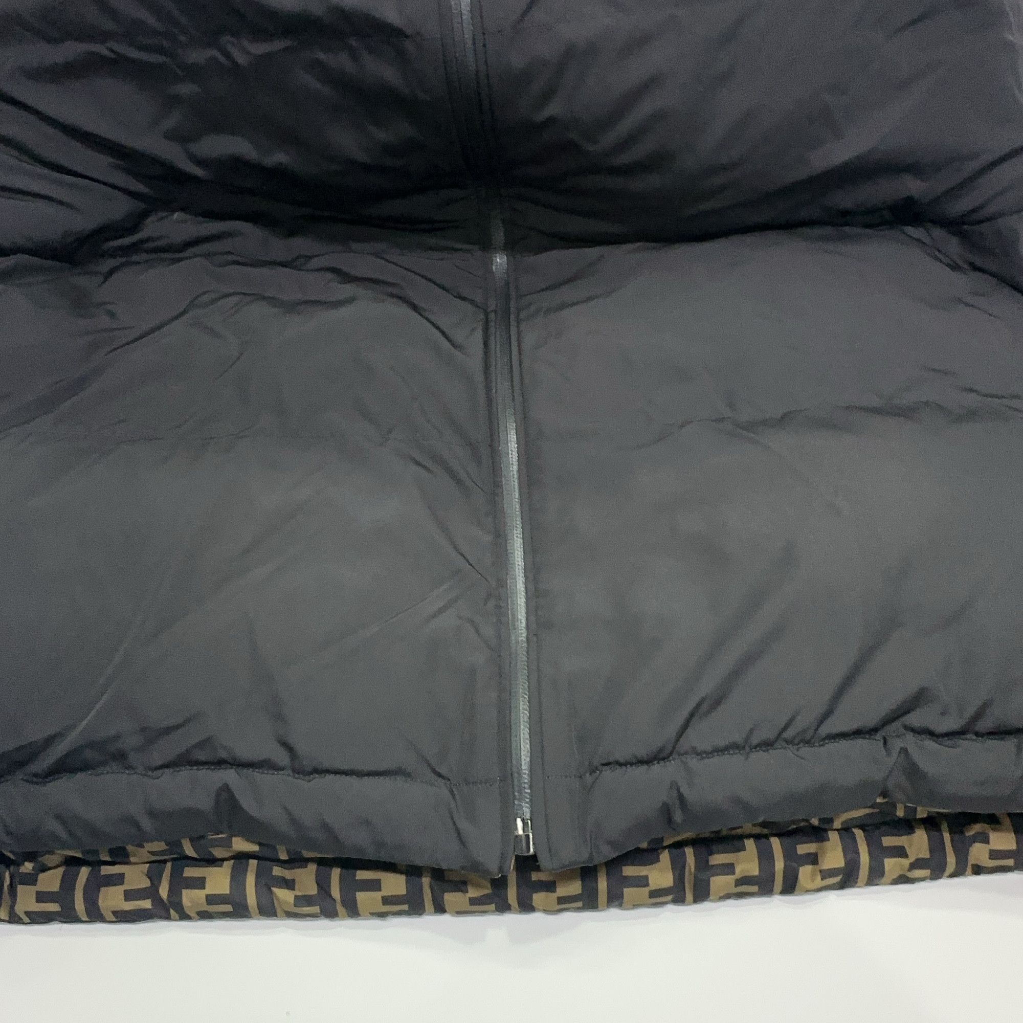 Fendi Fendi FF Logo Reversible Puffer Vest Size M Size US M / EU 48-50 / 2 - 9 Thumbnail