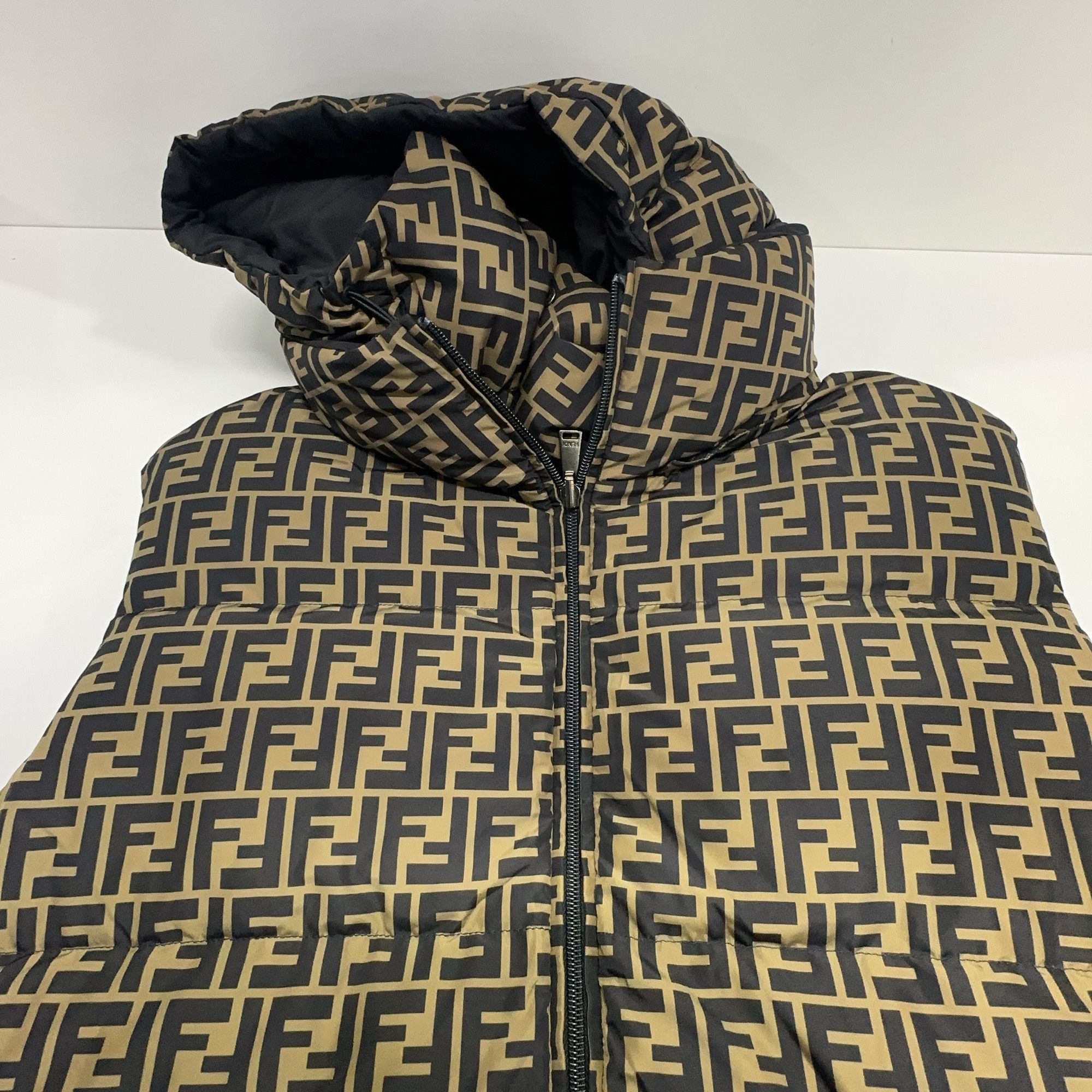 Fendi Fendi FF Logo Reversible Puffer Vest Size M Size US M / EU 48-50 / 2 - 7 Thumbnail