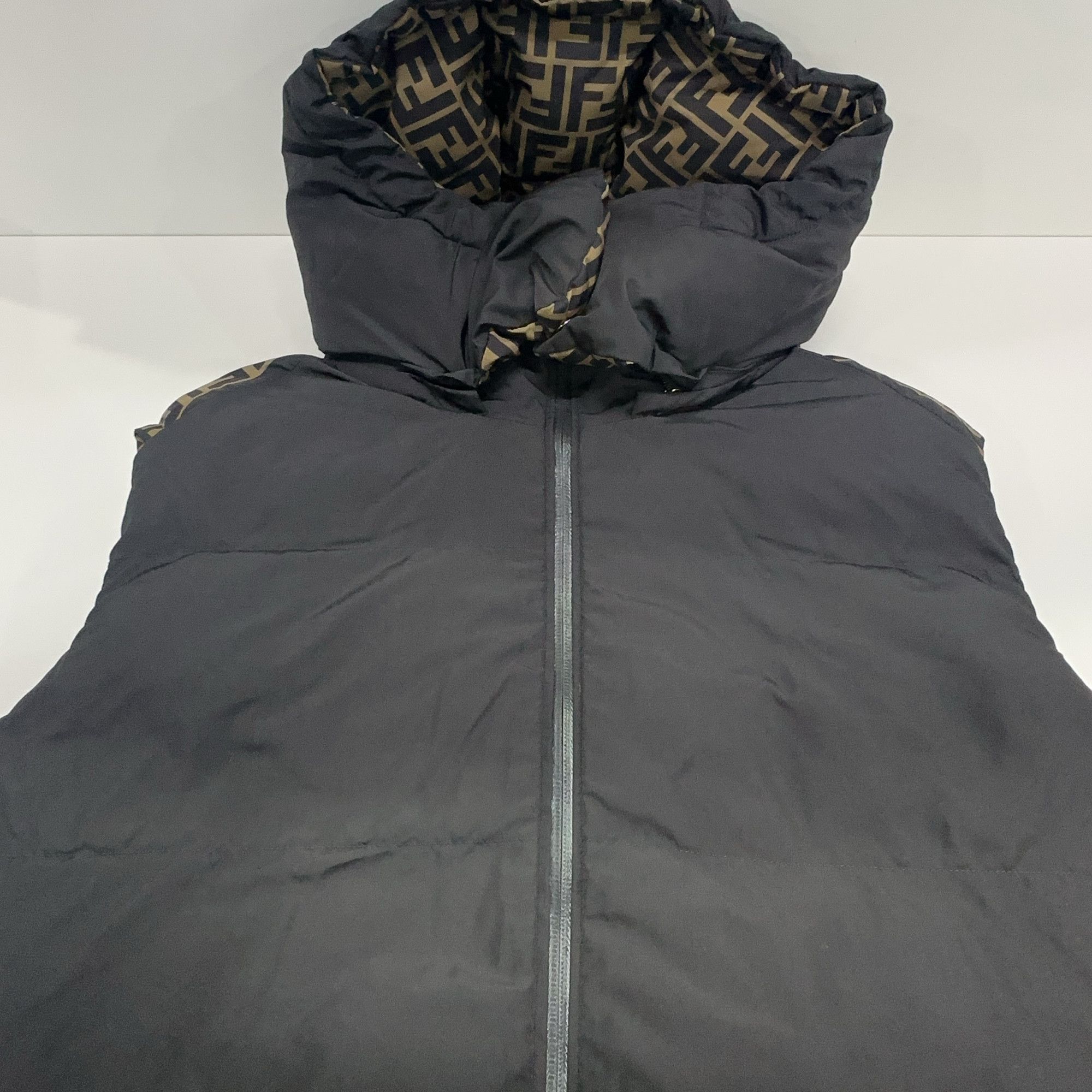 Fendi Fendi FF Logo Reversible Puffer Vest Size M Size US M / EU 48-50 / 2 - 10 Thumbnail
