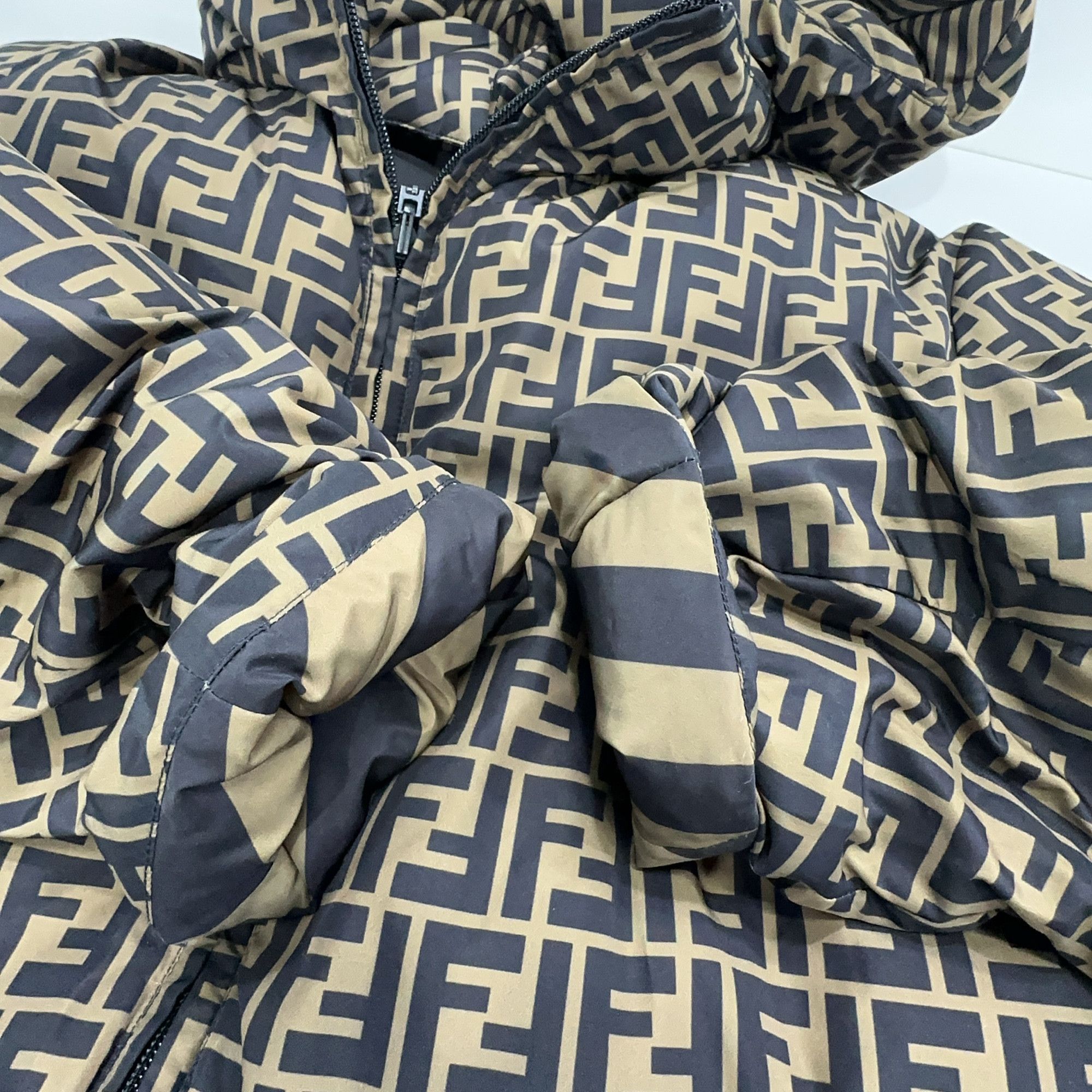 Fendi Fendi Reversible Logo Puffer Jacket Size L Size US L / EU 52-54 / 3 - 9 Thumbnail