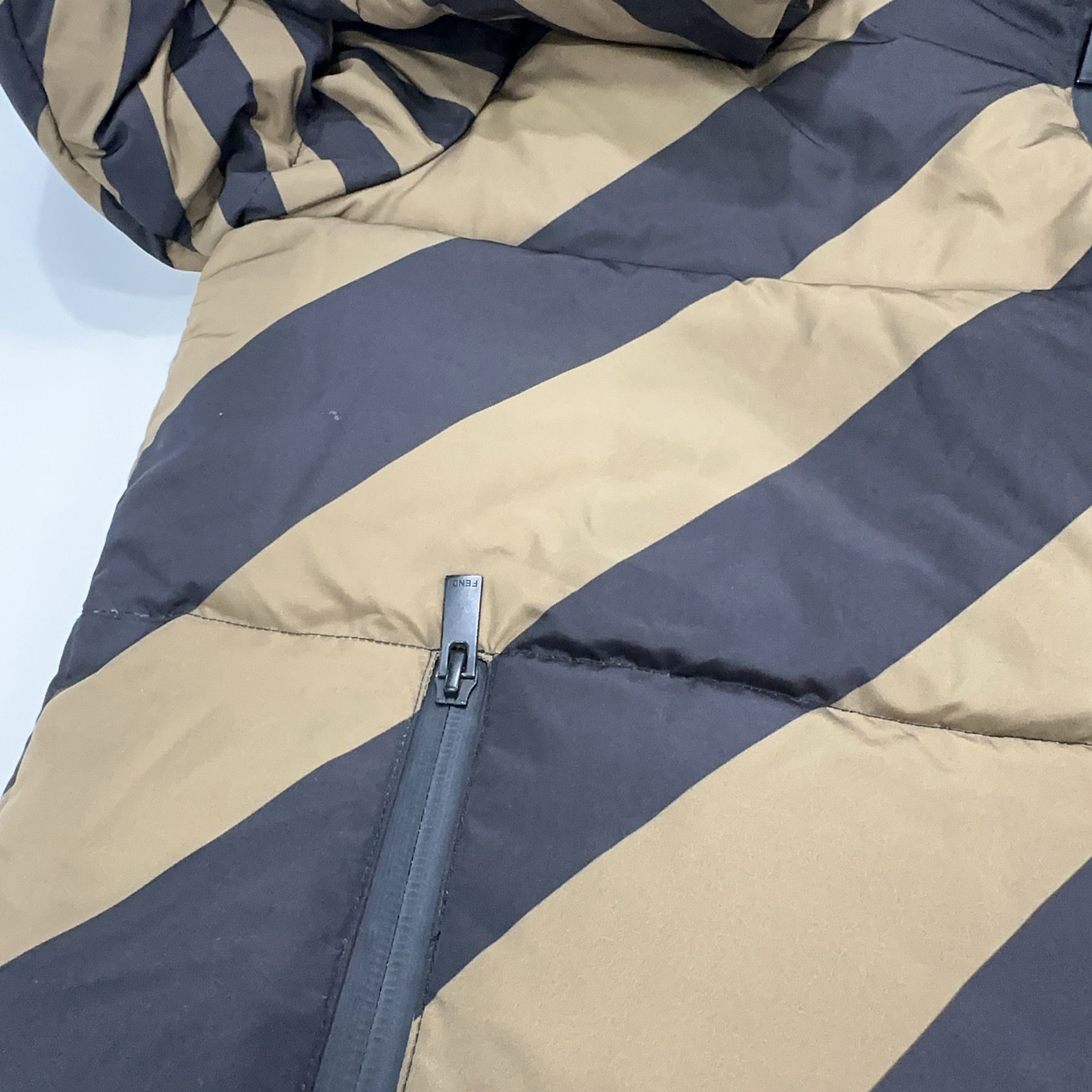 Fendi Fendi Reversible Logo Puffer Jacket Size L Size US L / EU 52-54 / 3 - 11 Thumbnail