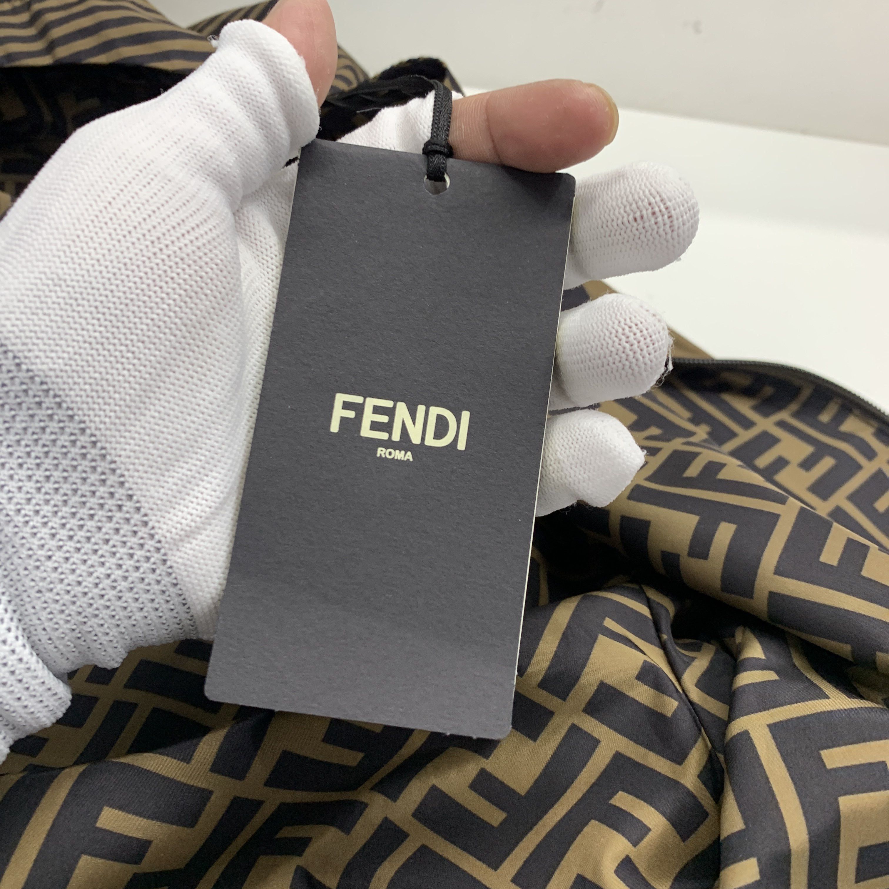 Fendi Fendi Reversible Logo Hooded Jacket Size 52 Size US L / EU 52-54 / 3 - 4 Thumbnail