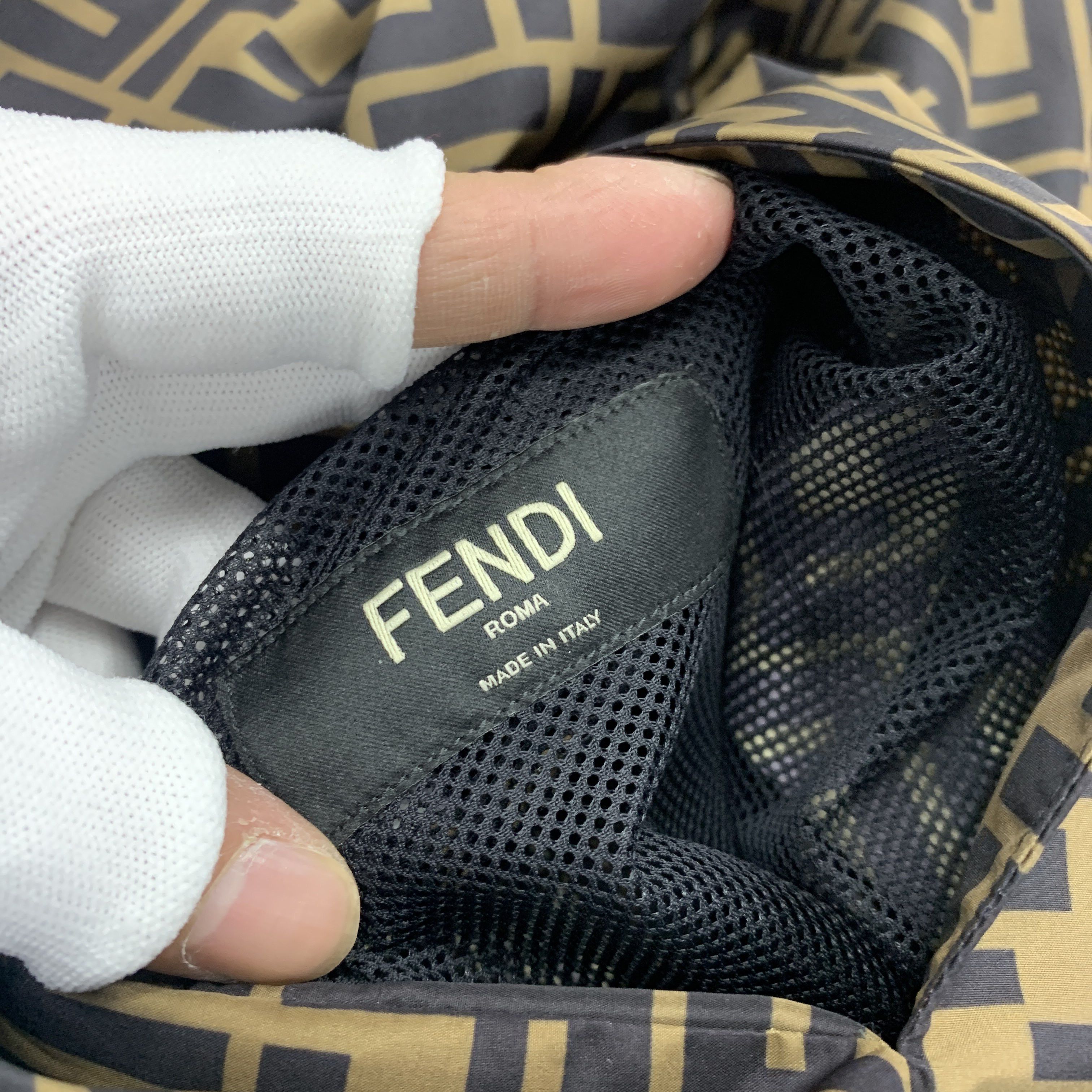 Fendi Fendi Reversible Logo Hooded Jacket Size 52 Size US L / EU 52-54 / 3 - 3 Thumbnail