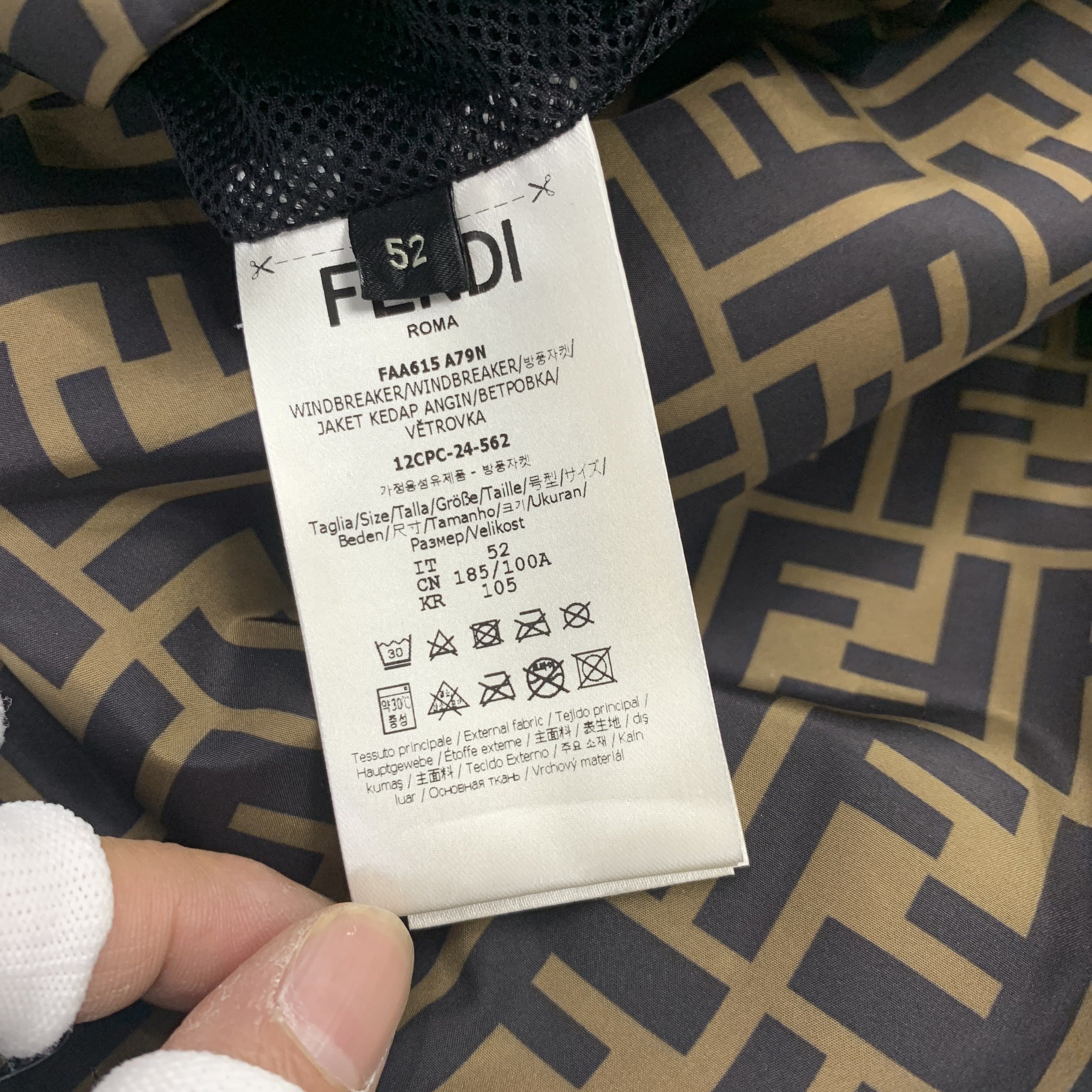 Fendi Fendi Reversible Logo Hooded Jacket Size 52 Size US L / EU 52-54 / 3 - 5 Thumbnail
