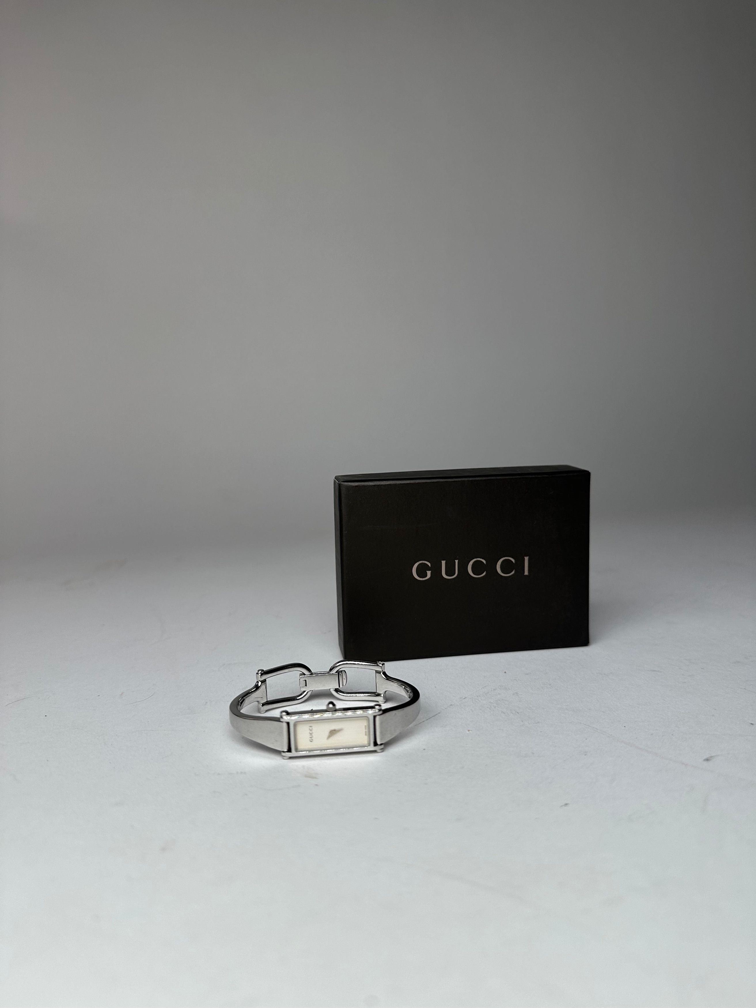 Gucci Vintage 1500L Stainless Steel Bangle Watch Silver White Dial Size ONE SIZE - 8 Thumbnail