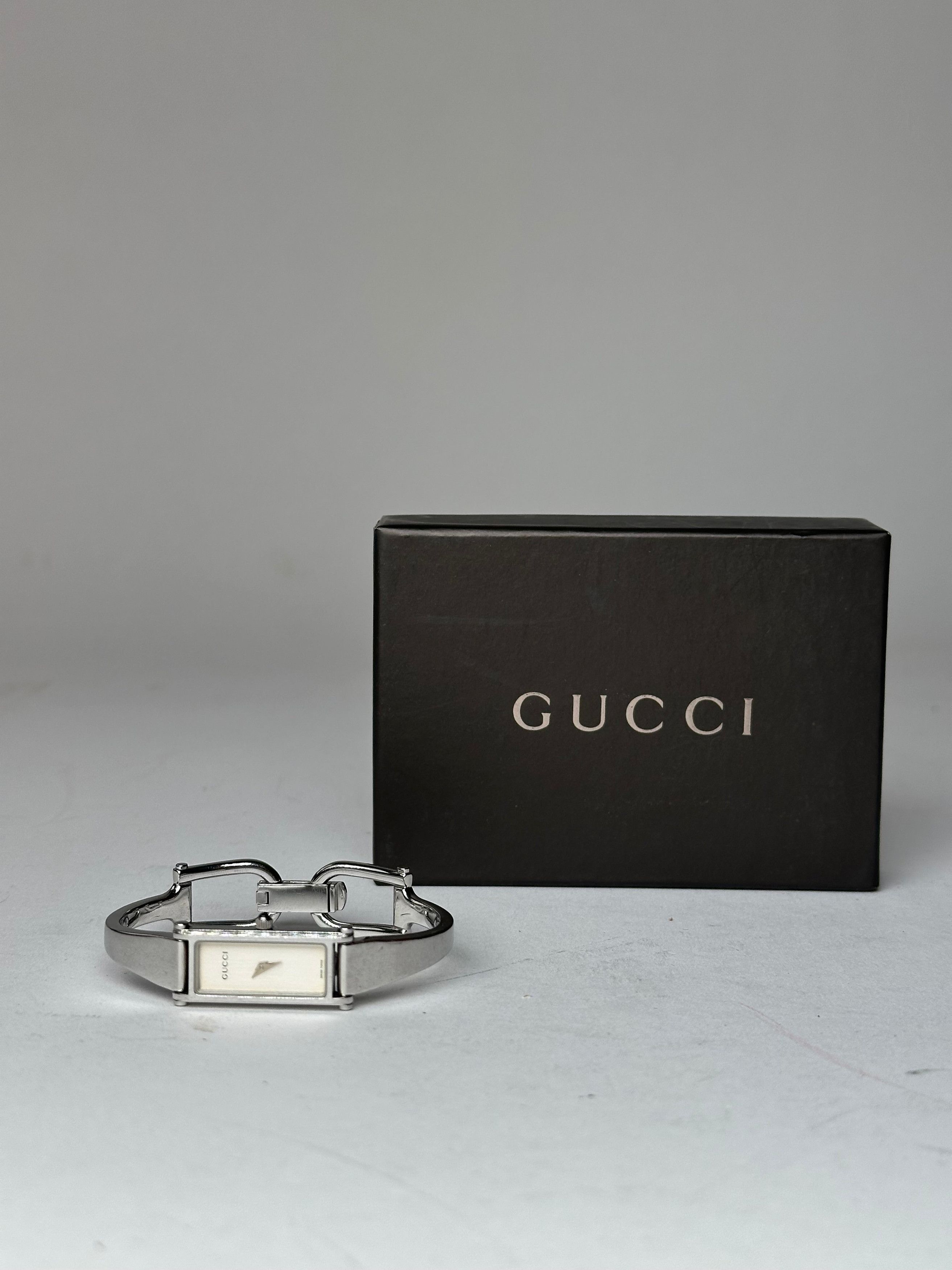 Gucci Vintage 1500L Stainless Steel Bangle Watch Silver White Dial Size ONE SIZE - 4 Thumbnail