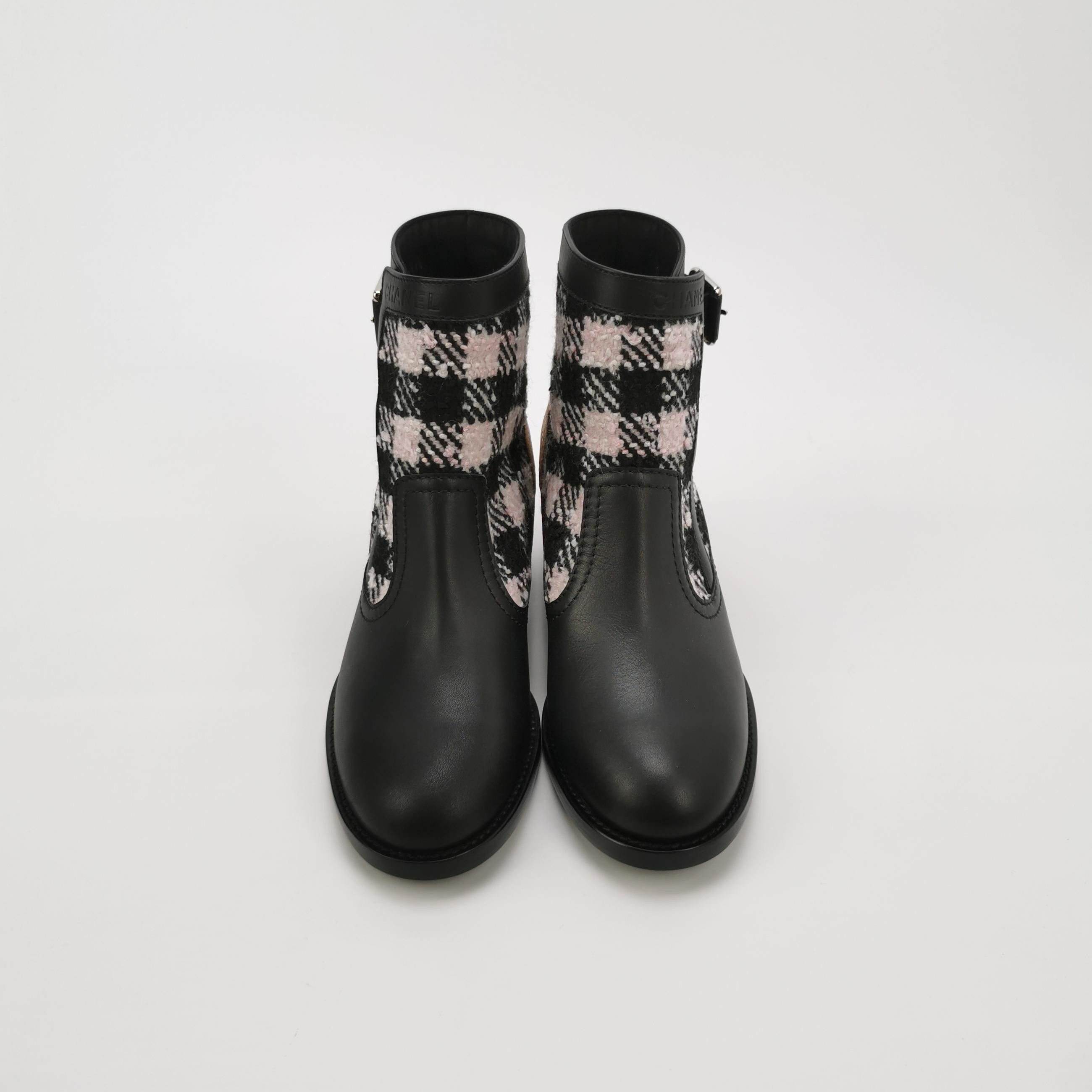 Chanel Chanel Women 5-5 Boots Size US 5.5 / IT 35.5 - 3 Thumbnail