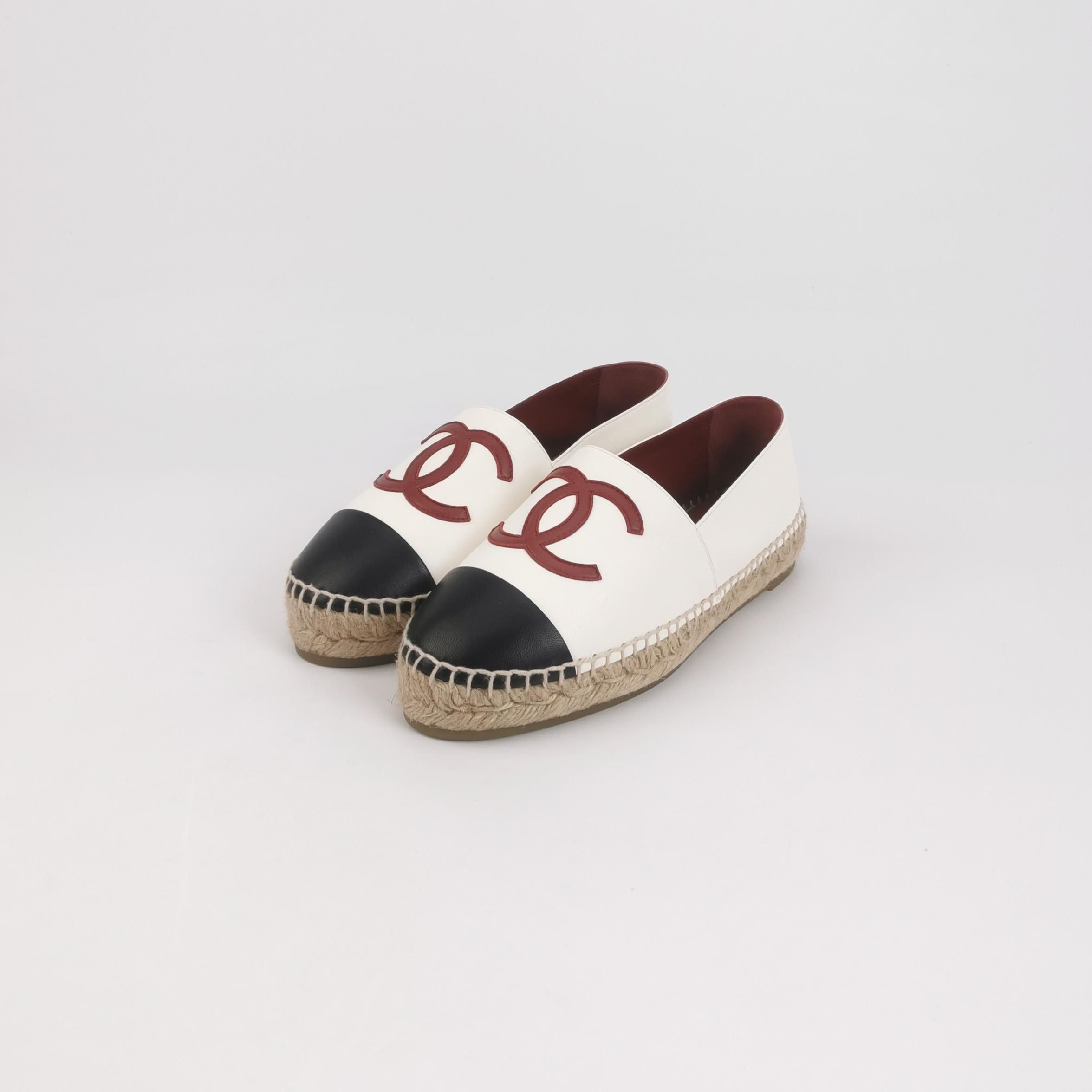 Chanel Chanel Women 6 Flats Size US 6 / IT 36 - 2 Thumbnail