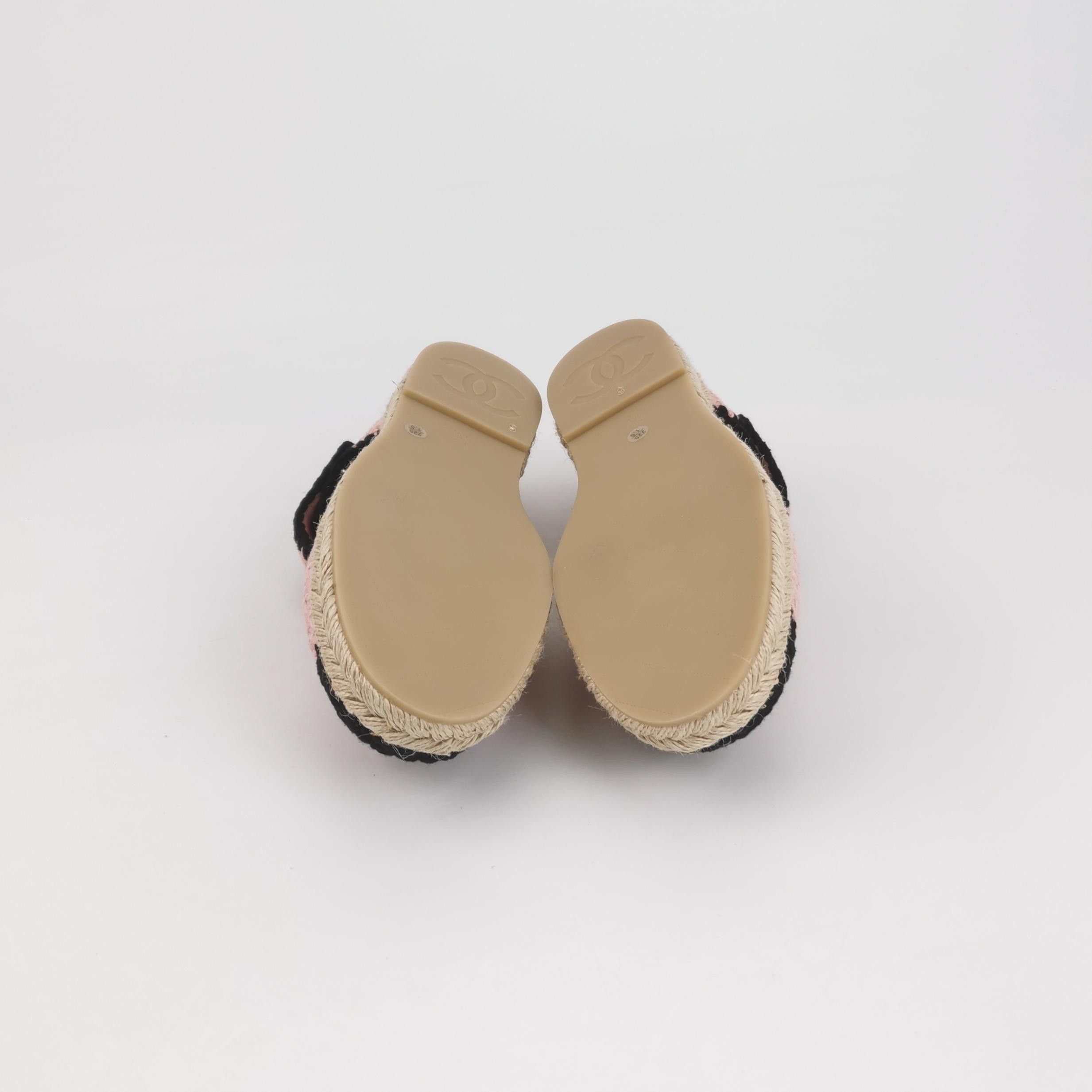 Chanel Chanel Women 5 Flats Size US 5 / IT 35 - 4 Thumbnail