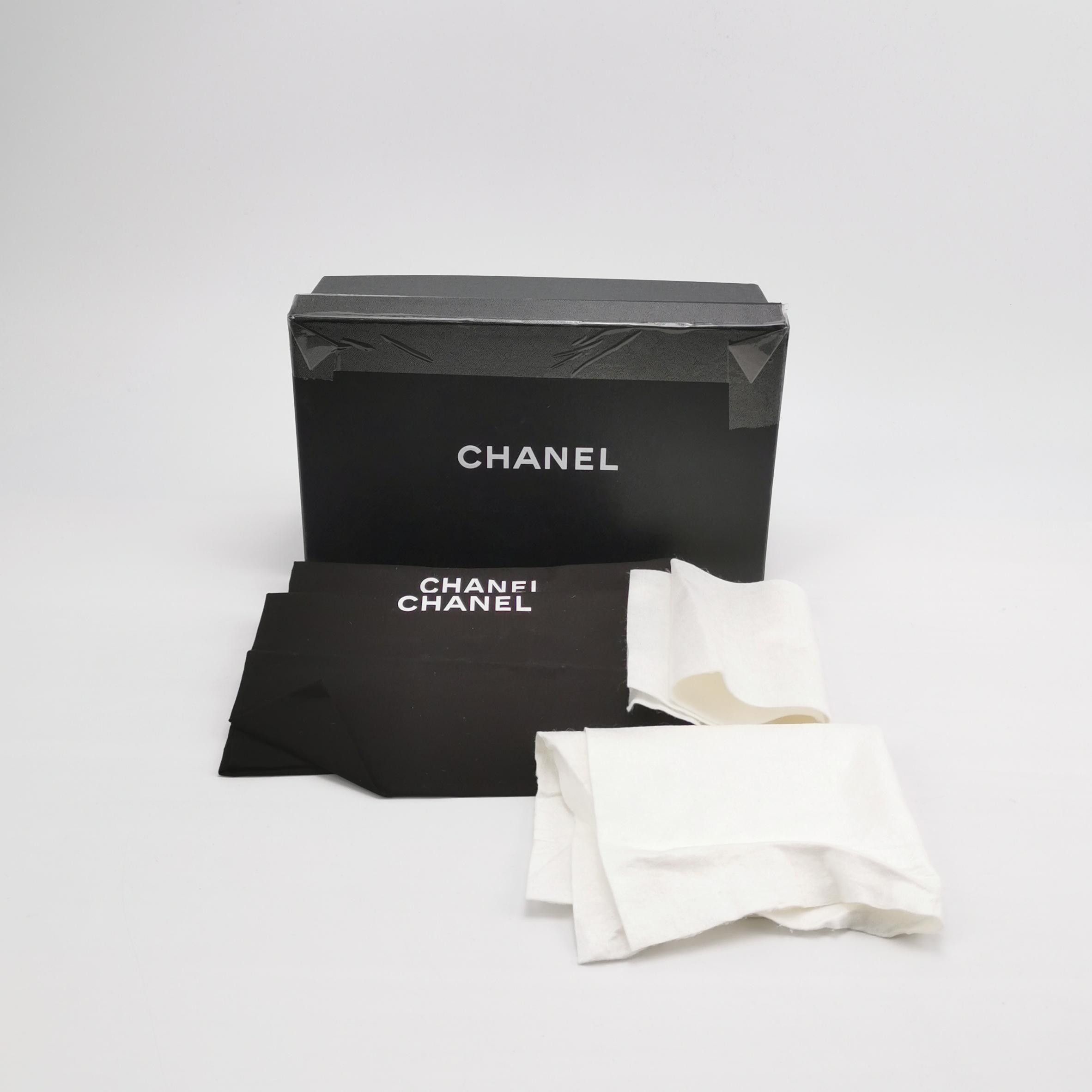 Chanel Chanel Women 5 Flats Size US 5 / IT 35 - 6 Thumbnail