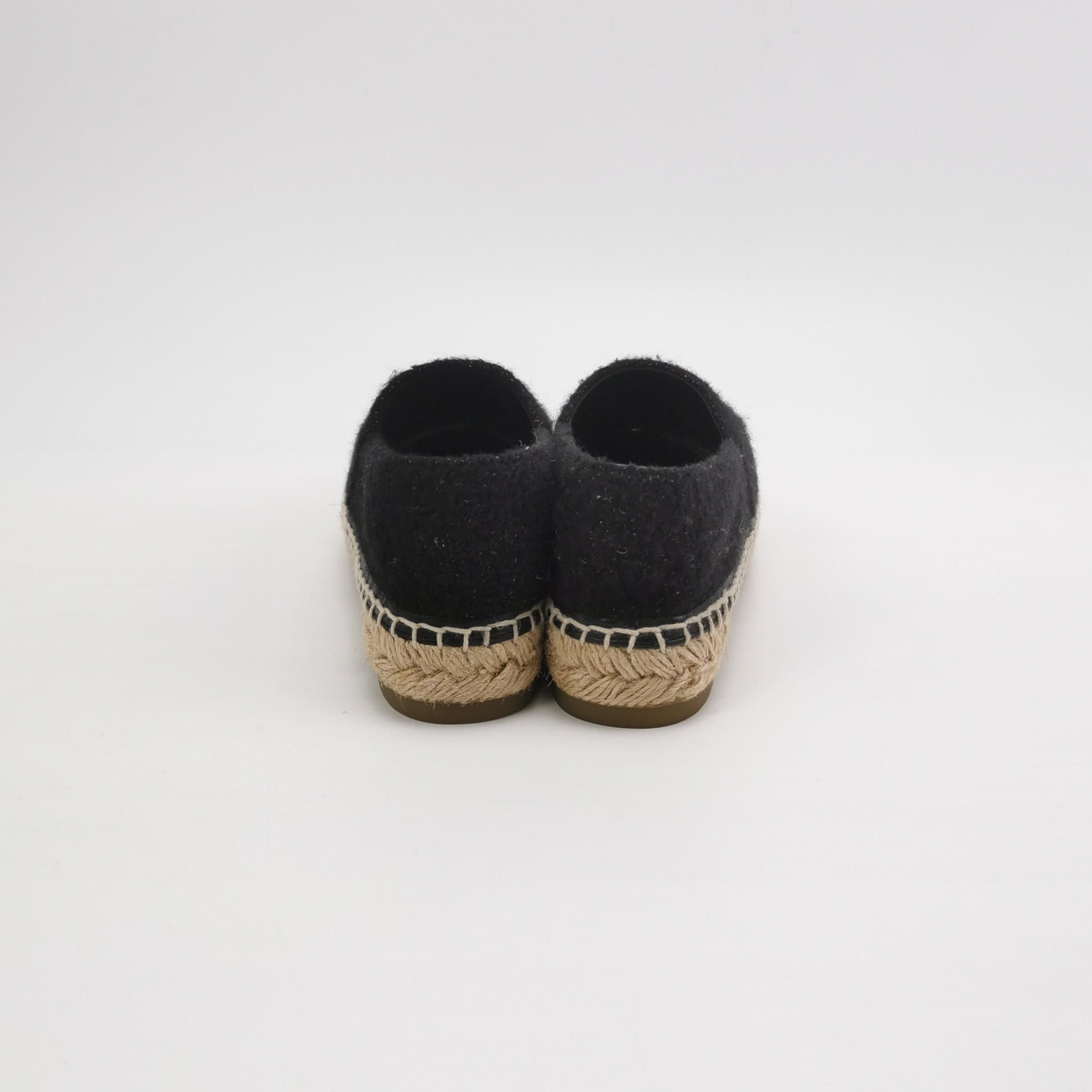 Chanel Chanel Women 5 Flats Size US 5 / IT 35 - 4 Thumbnail