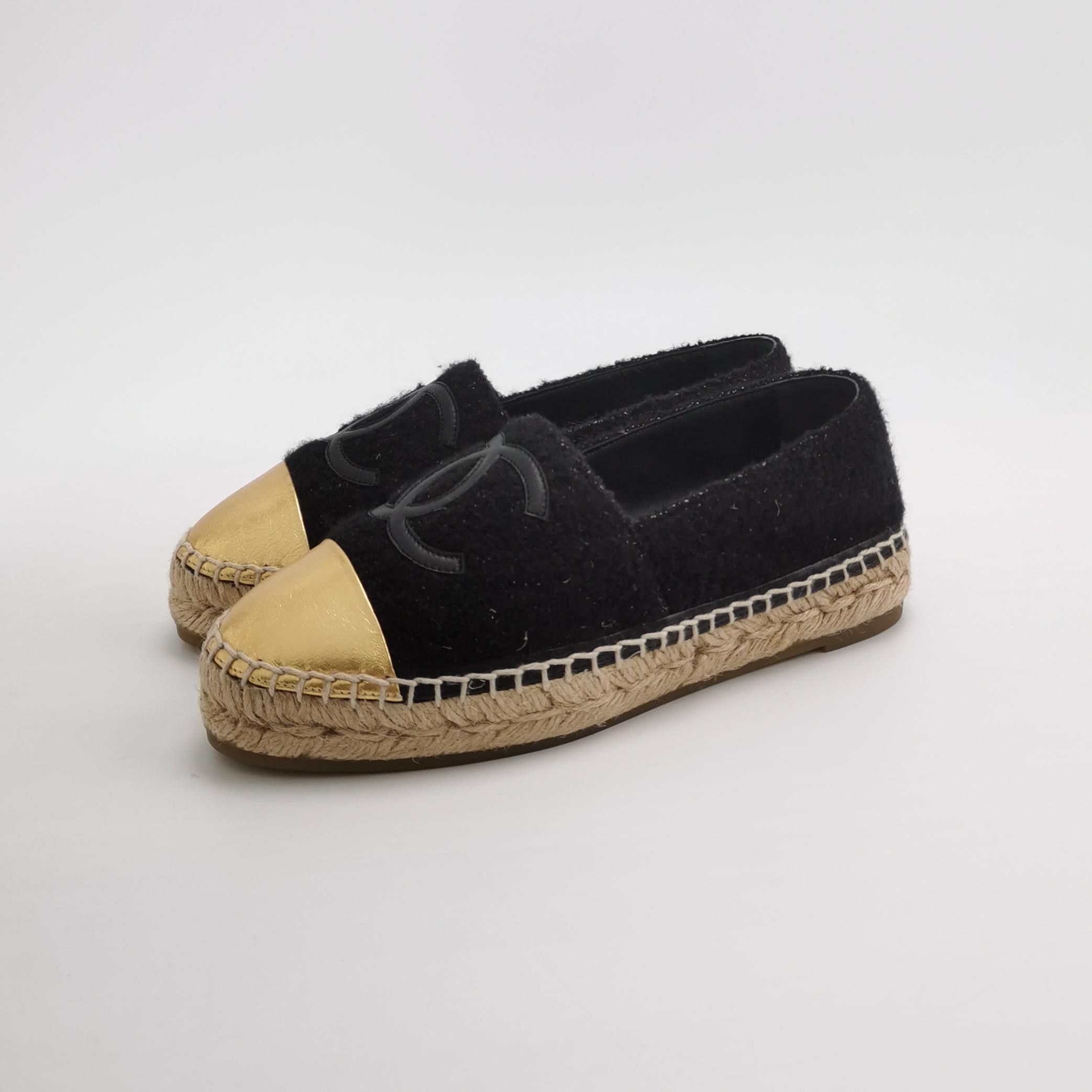 Chanel Chanel Women 5 Flats Size US 5 / IT 35 - 2 Thumbnail