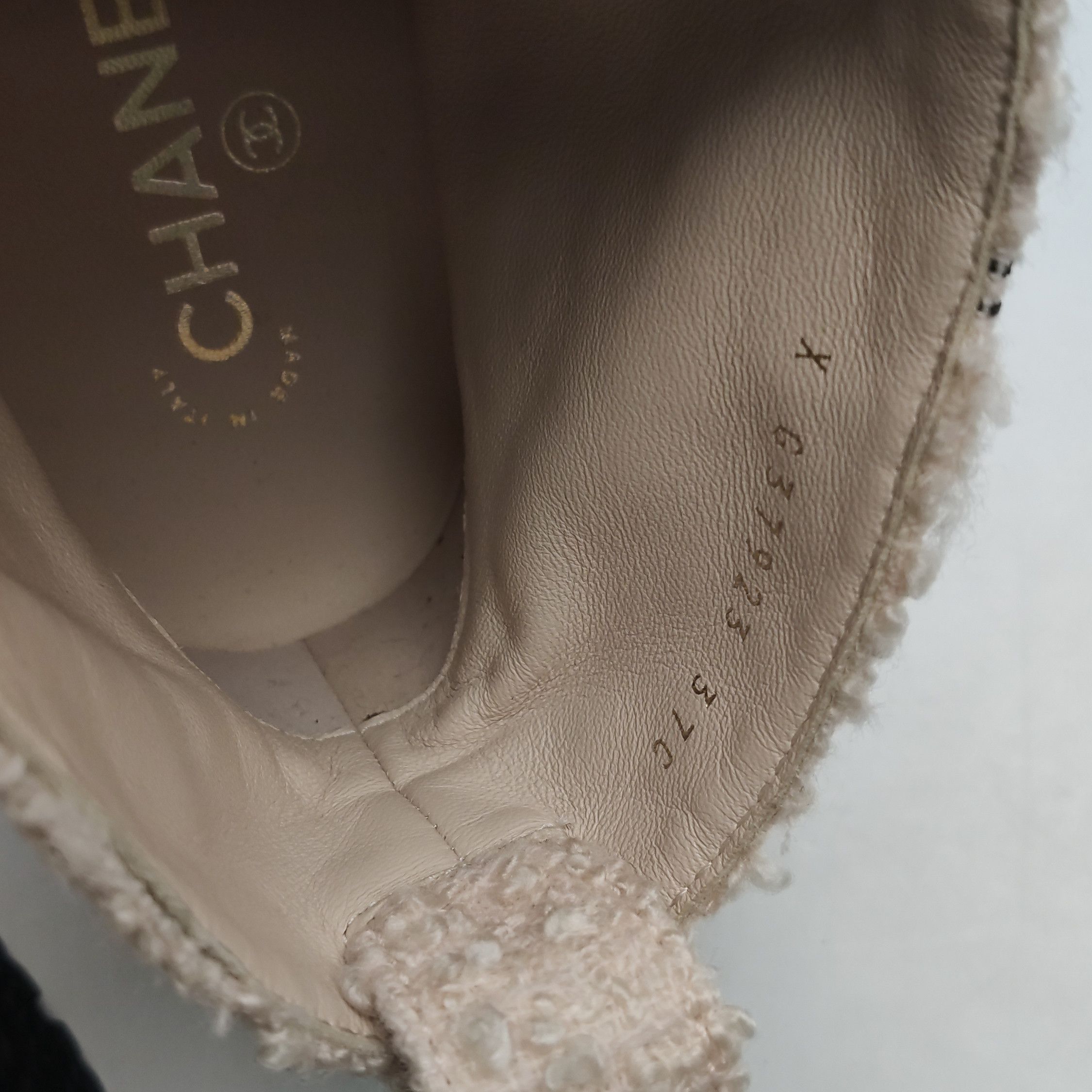 Chanel Chanel Women 7 Lowtop Sneakers Size US 7 / IT 37 - 9 Thumbnail