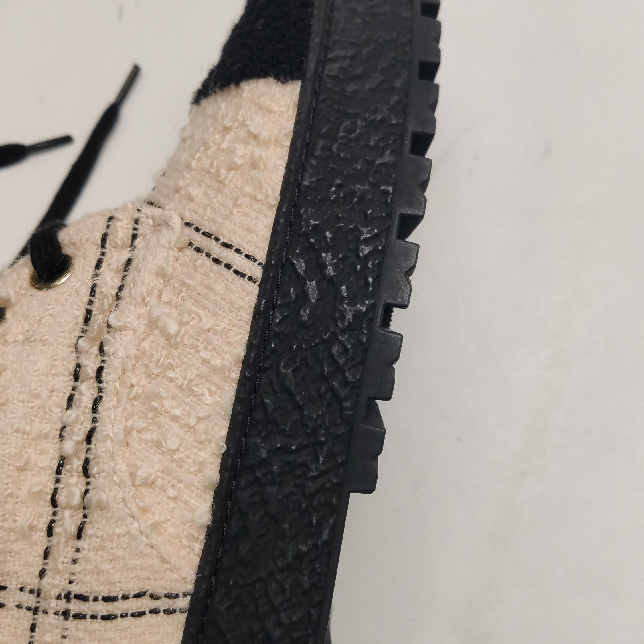 Chanel Chanel Women 7 Lowtop Sneakers Size US 7 / IT 37 - 7 Thumbnail