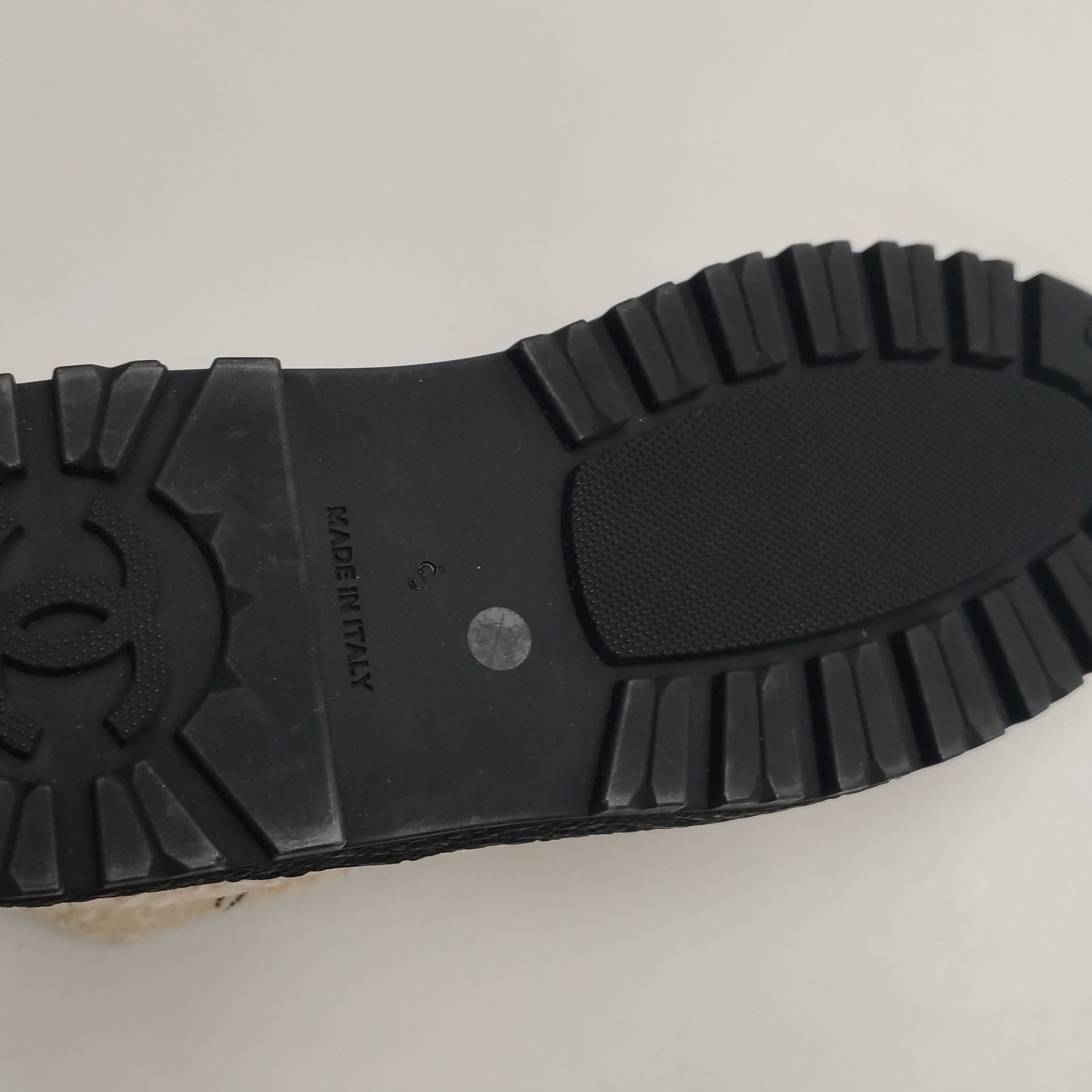 Chanel Chanel Women 7 Lowtop Sneakers Size US 7 / IT 37 - 8 Thumbnail