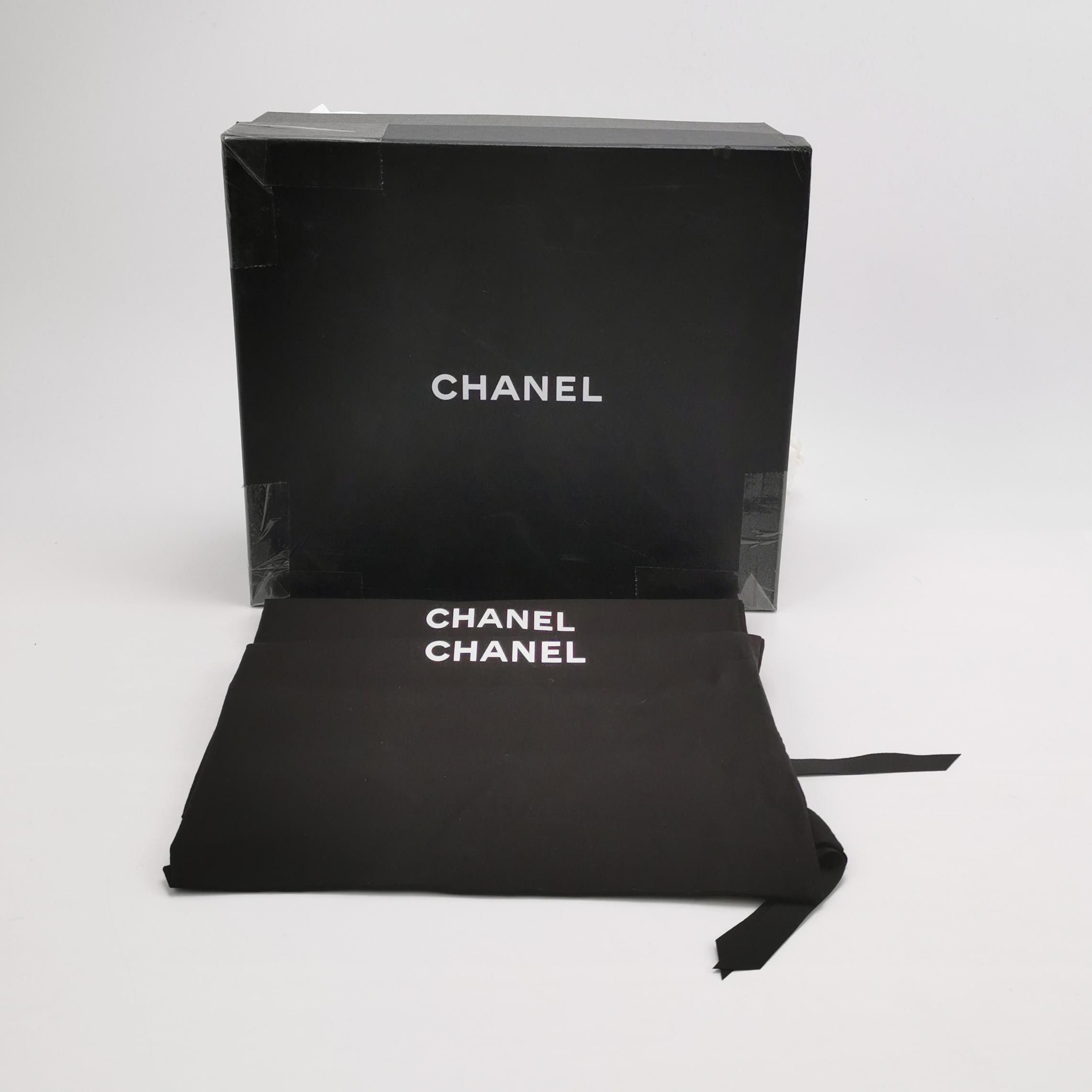 Chanel Chanel Women 7 Lowtop Sneakers Size US 7 / IT 37 - 6 Thumbnail