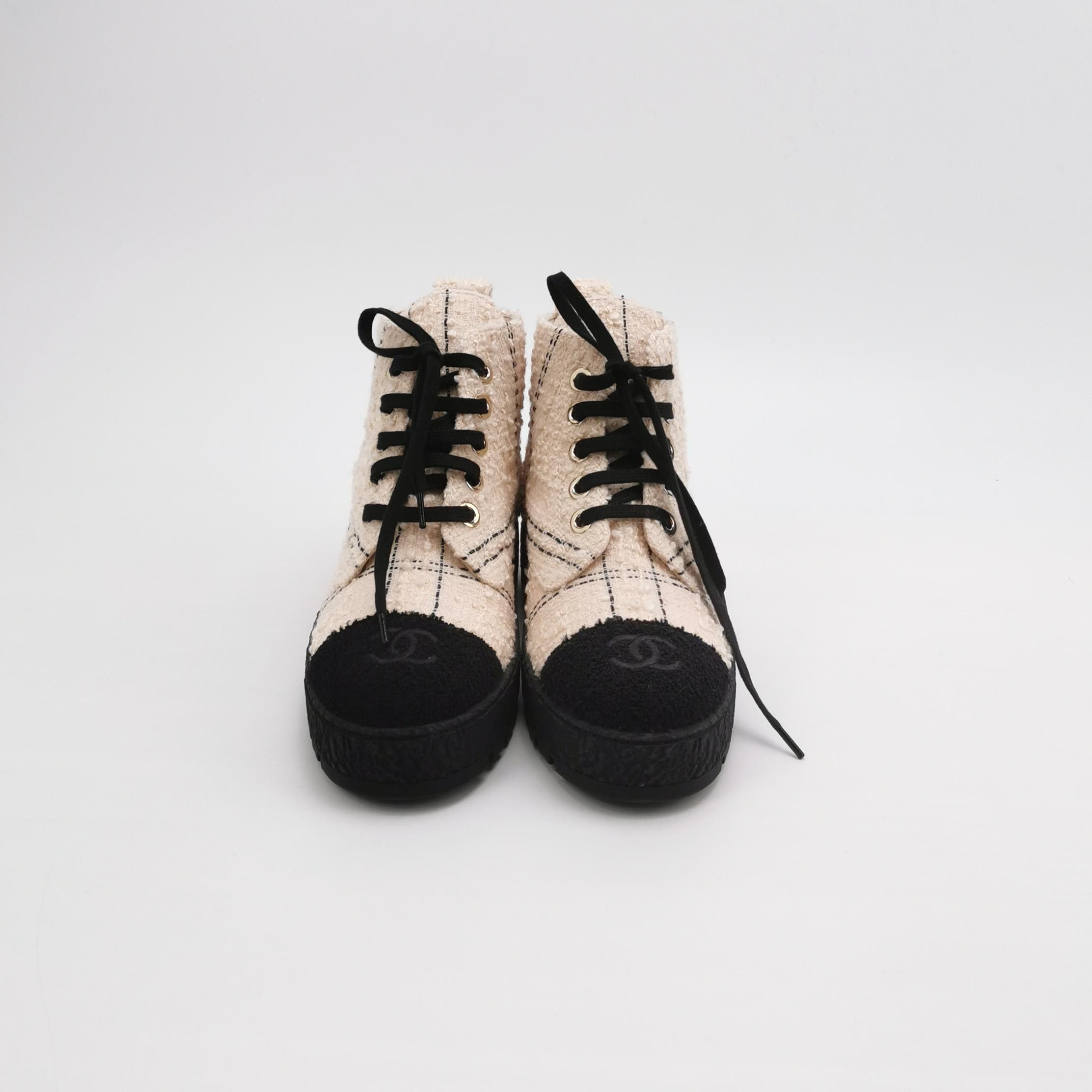 Chanel Chanel Women 7 Lowtop Sneakers Size US 7 / IT 37 - 3 Thumbnail