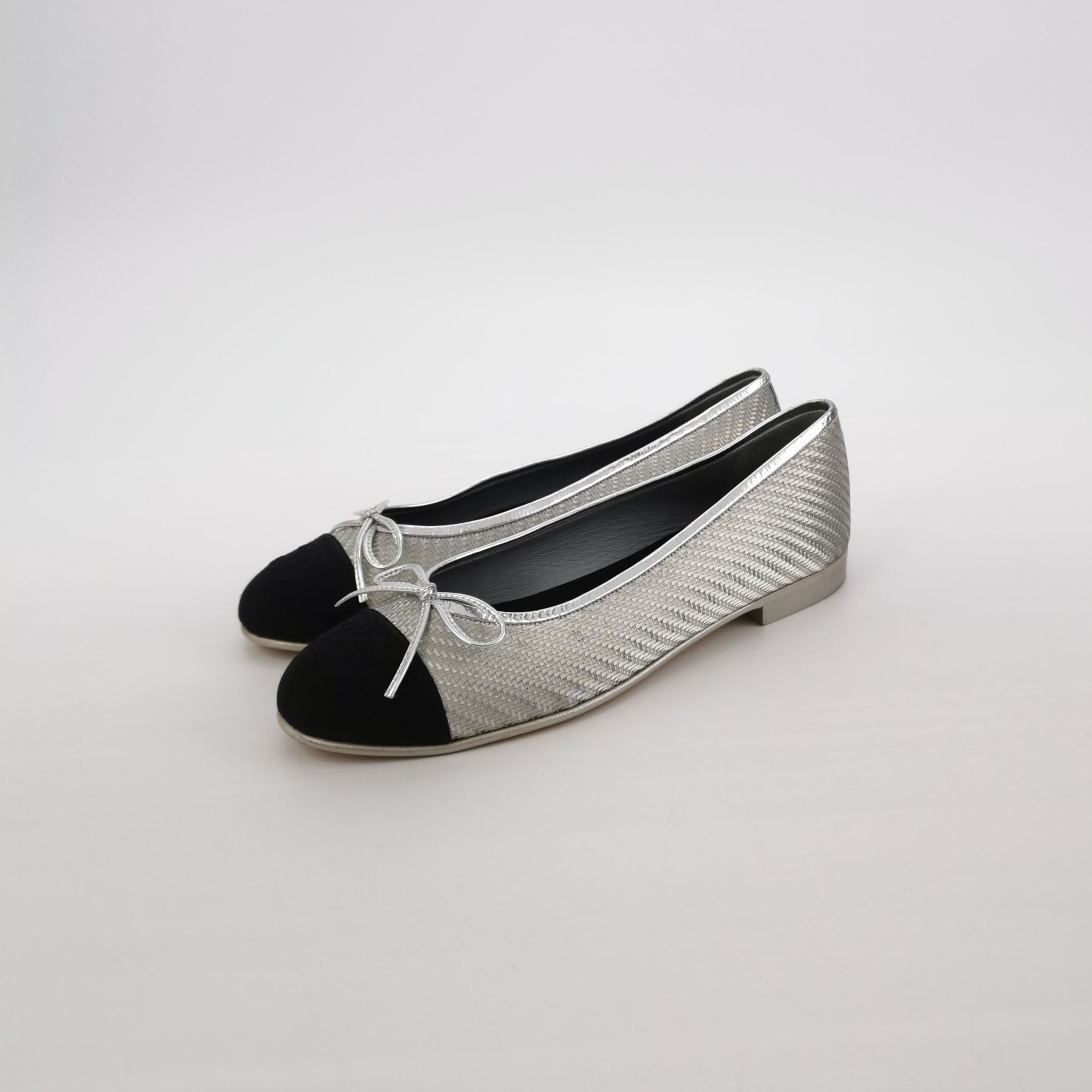 Chanel Chanel Women 7 Flats Size US 7 / IT 37 - 2 Thumbnail