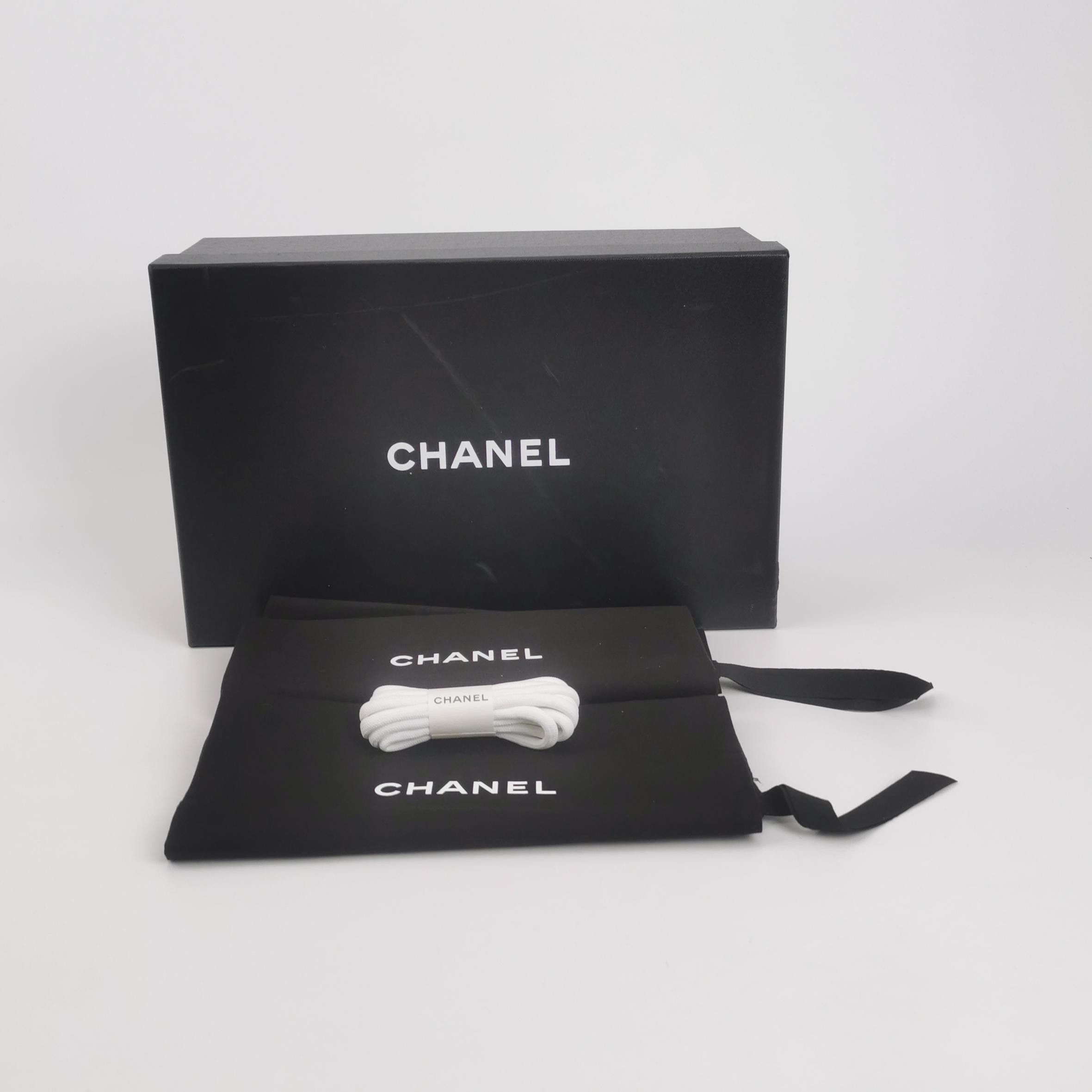 Chanel Chanel Women 6-5 Lowtop Sneakers Size US 6.5 / IT 36.5 - 6 Thumbnail