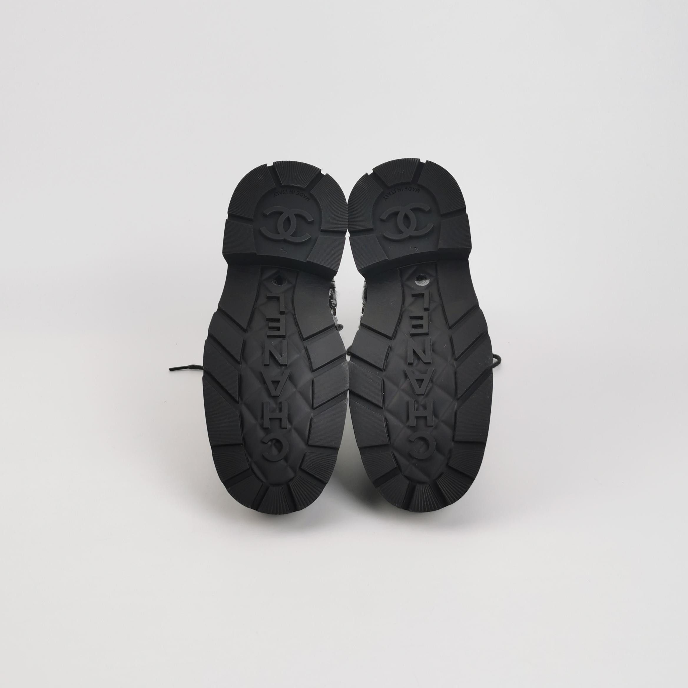 Chanel Chanel Women it_34 Boots Size US 4 / IT 34 - 4 Thumbnail
