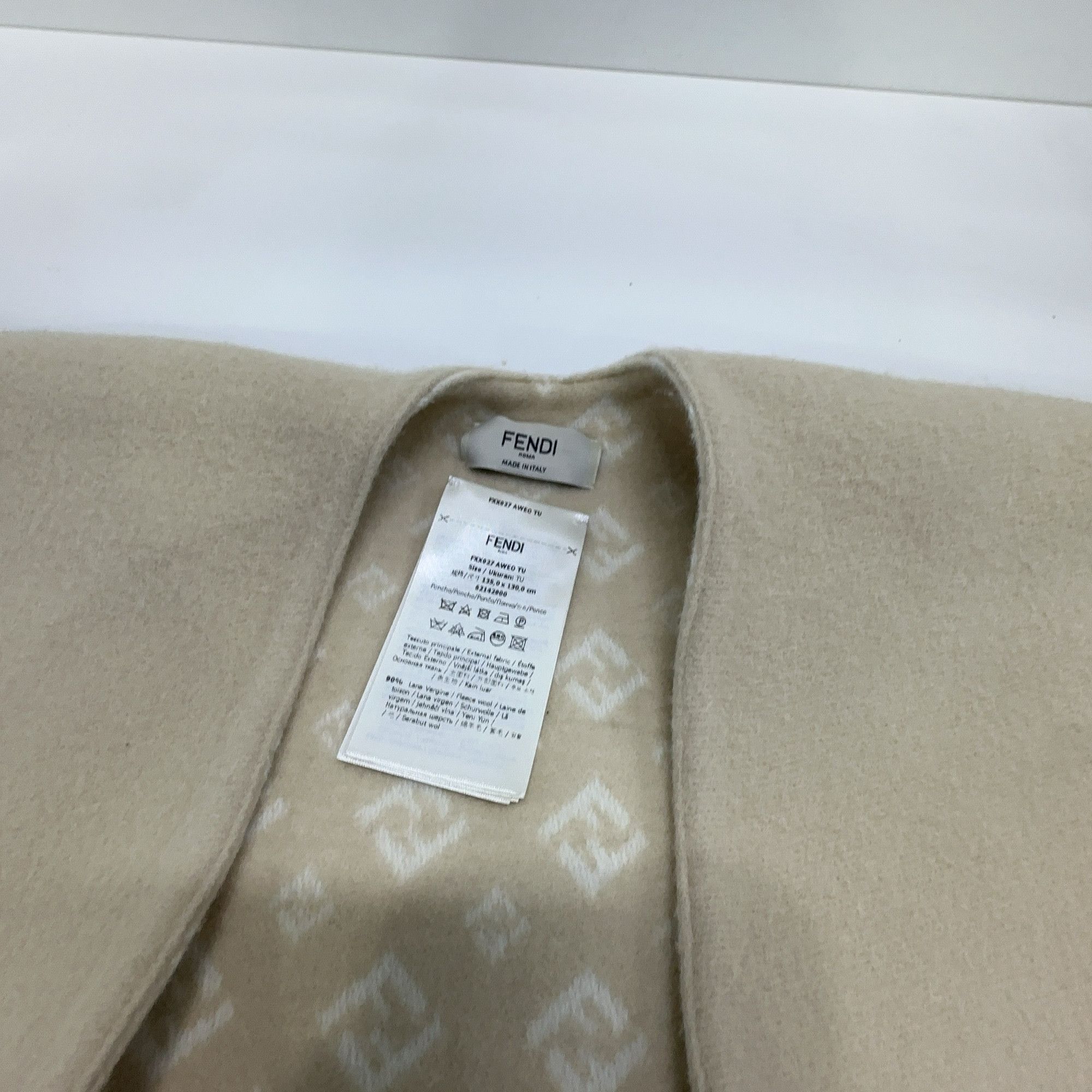 Fendi Fendi Logo Wool Poncho One Size Size ONE SIZE - 6 Thumbnail