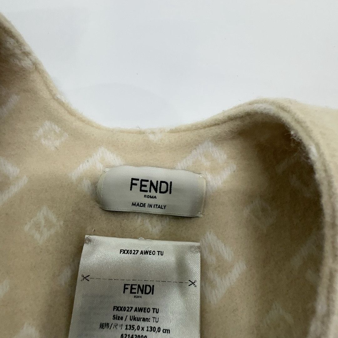 Fendi Fendi Logo Wool Poncho One Size Size ONE SIZE - 3 Thumbnail