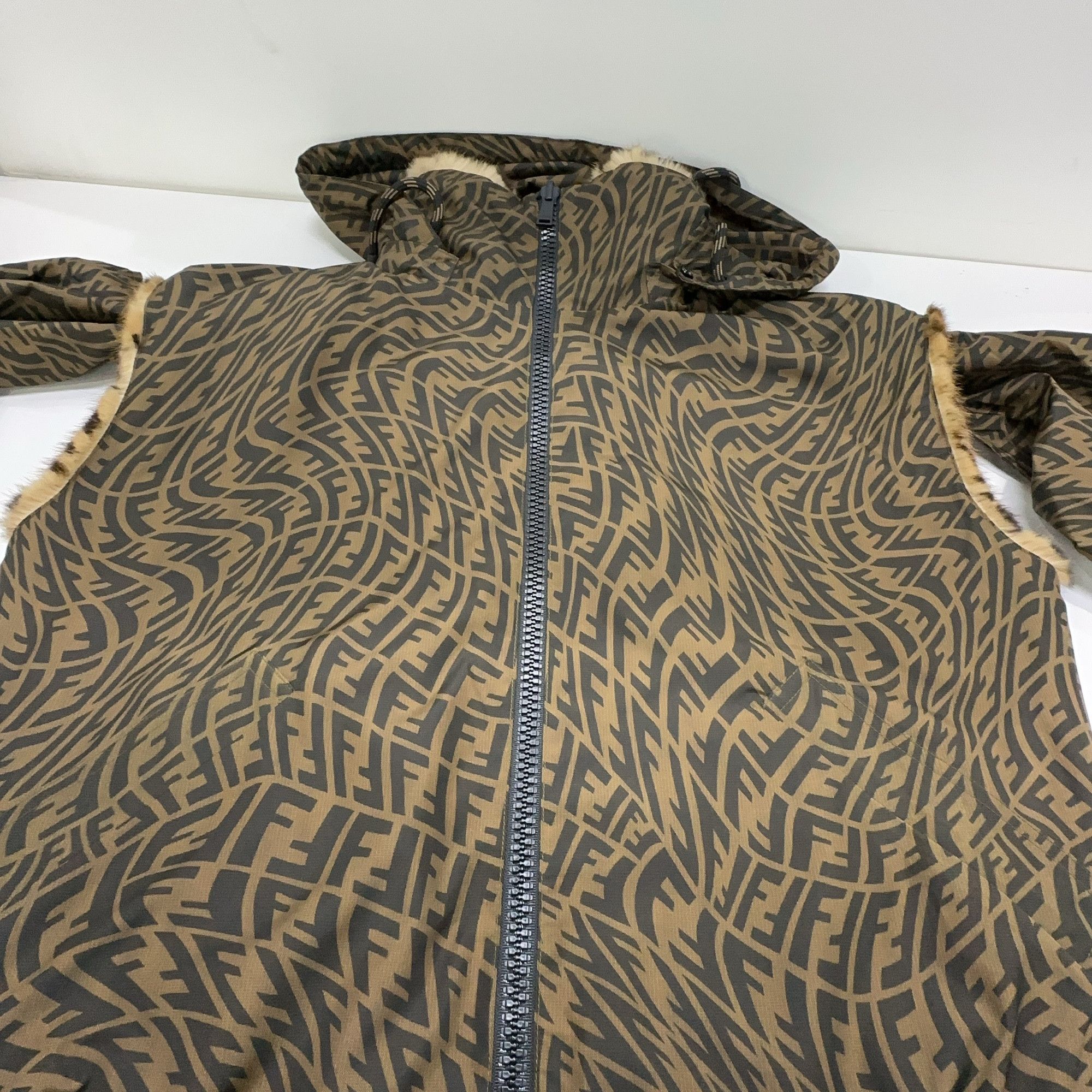 Fendi Fendi Reversible FF Logo Fur Jacket Size 36 Size XS / US 0-2 / IT 36-38 - 19 Thumbnail