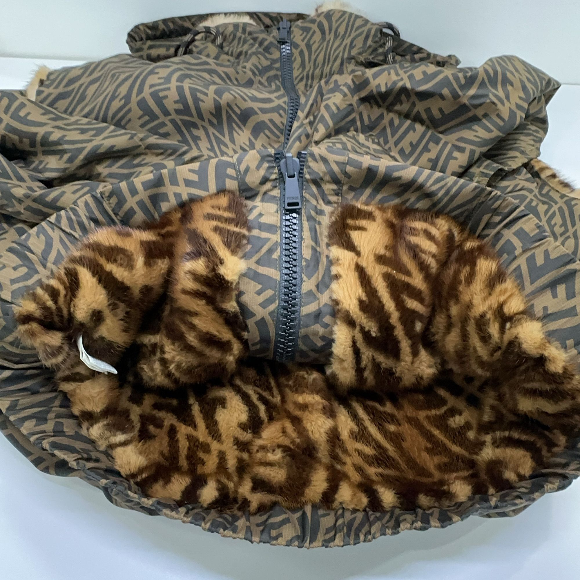 Fendi Fendi Reversible FF Logo Fur Jacket Size 36 Size XS / US 0-2 / IT 36-38 - 18 Thumbnail