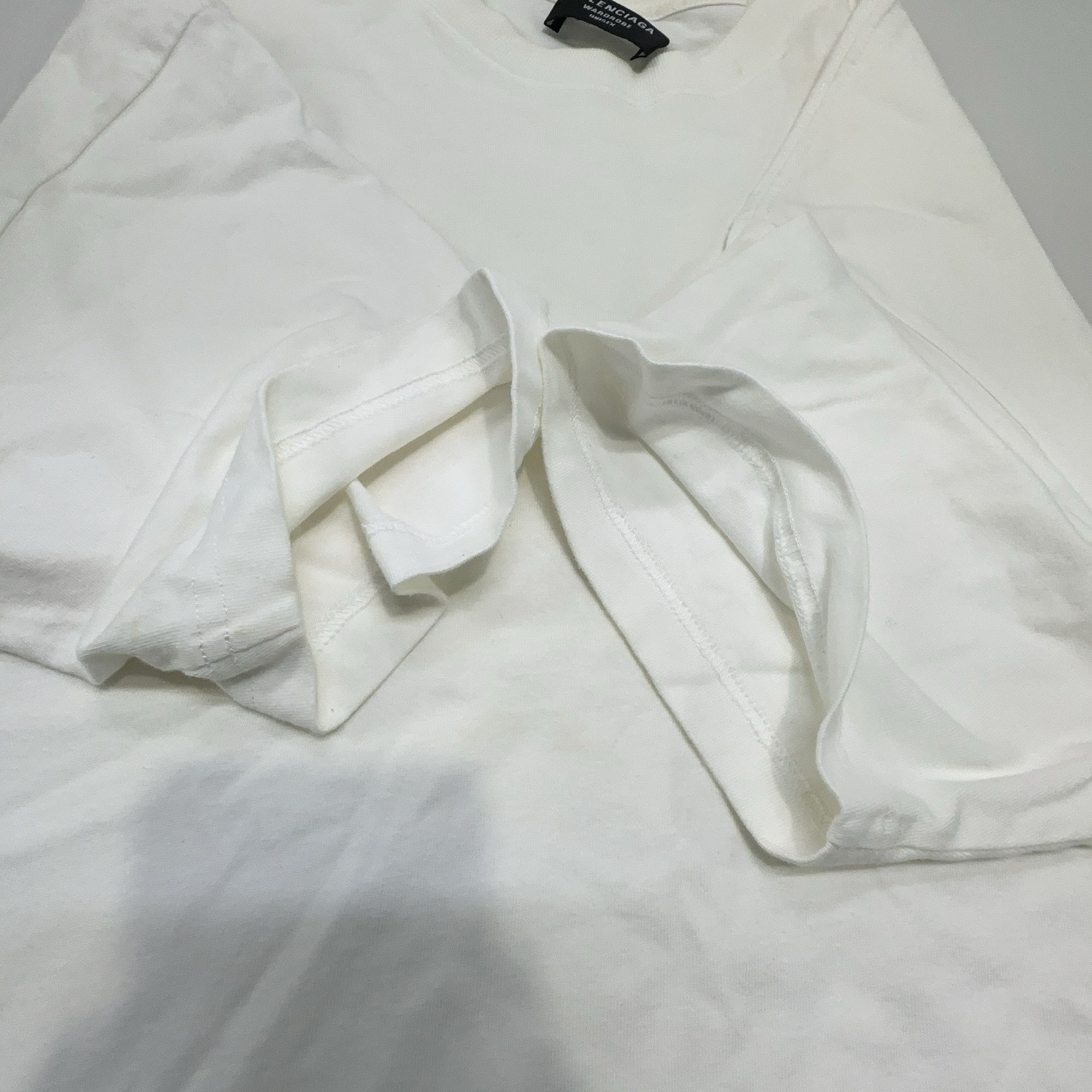 Balenciaga Balenciaga Logo T-Shirt Size S Size US S / EU 44-46 / 1 - 6 Thumbnail