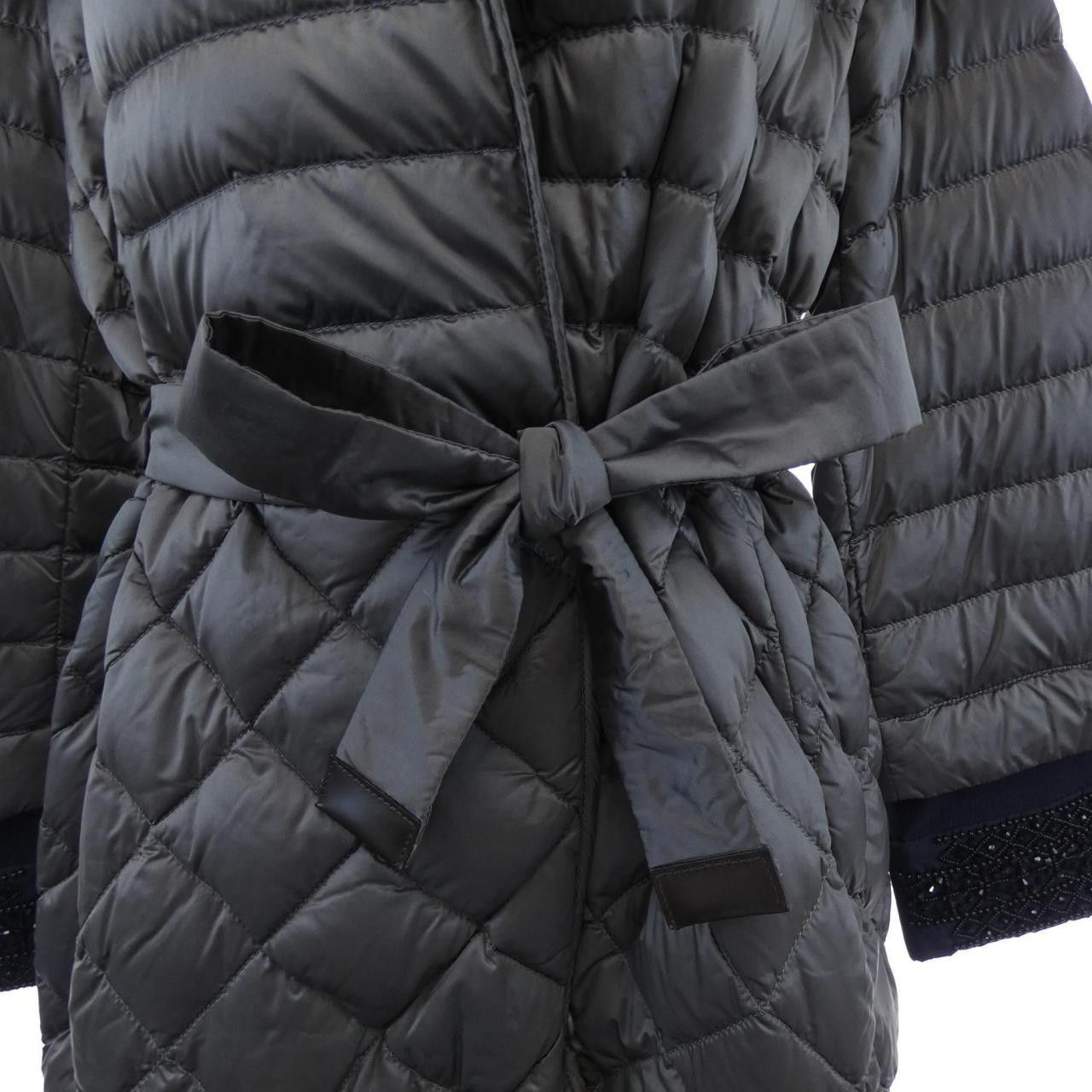 Max Mara MaxMara S Max Mara Down Coat Textile Outerwear 948633 DUTY FREE for USA Size ONE SIZE - 7 Thumbnail