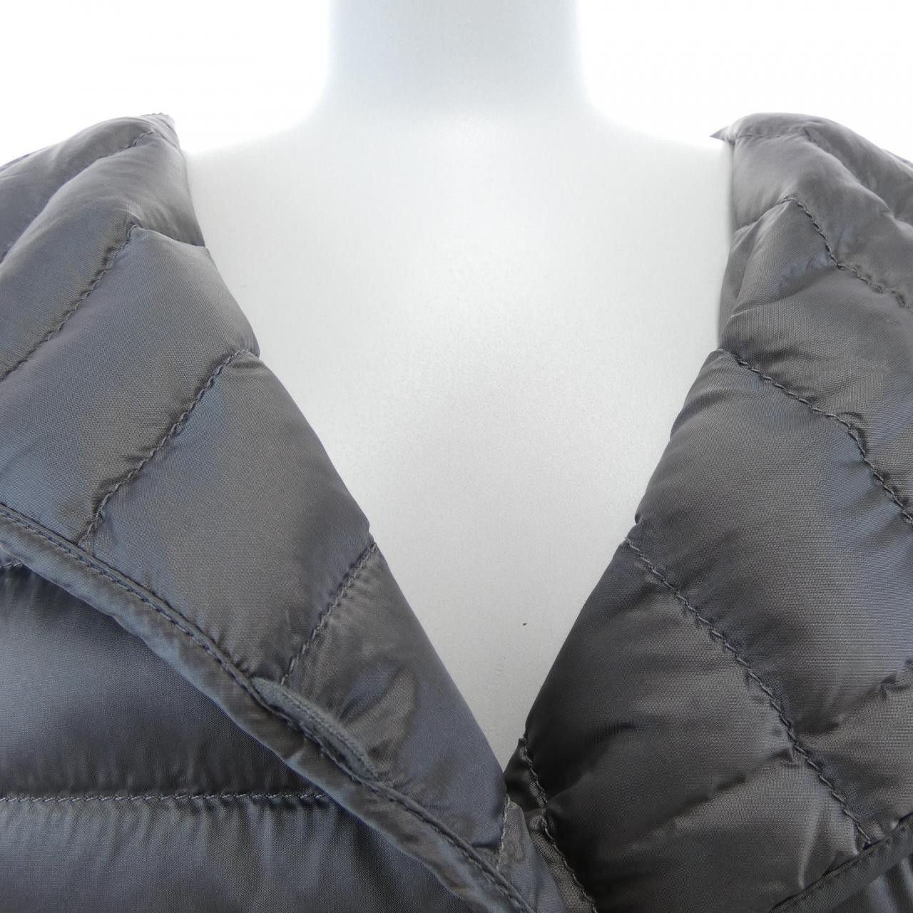 Max Mara MaxMara S Max Mara Down Coat Textile Outerwear 948633 DUTY FREE for USA Size ONE SIZE - 5 Thumbnail