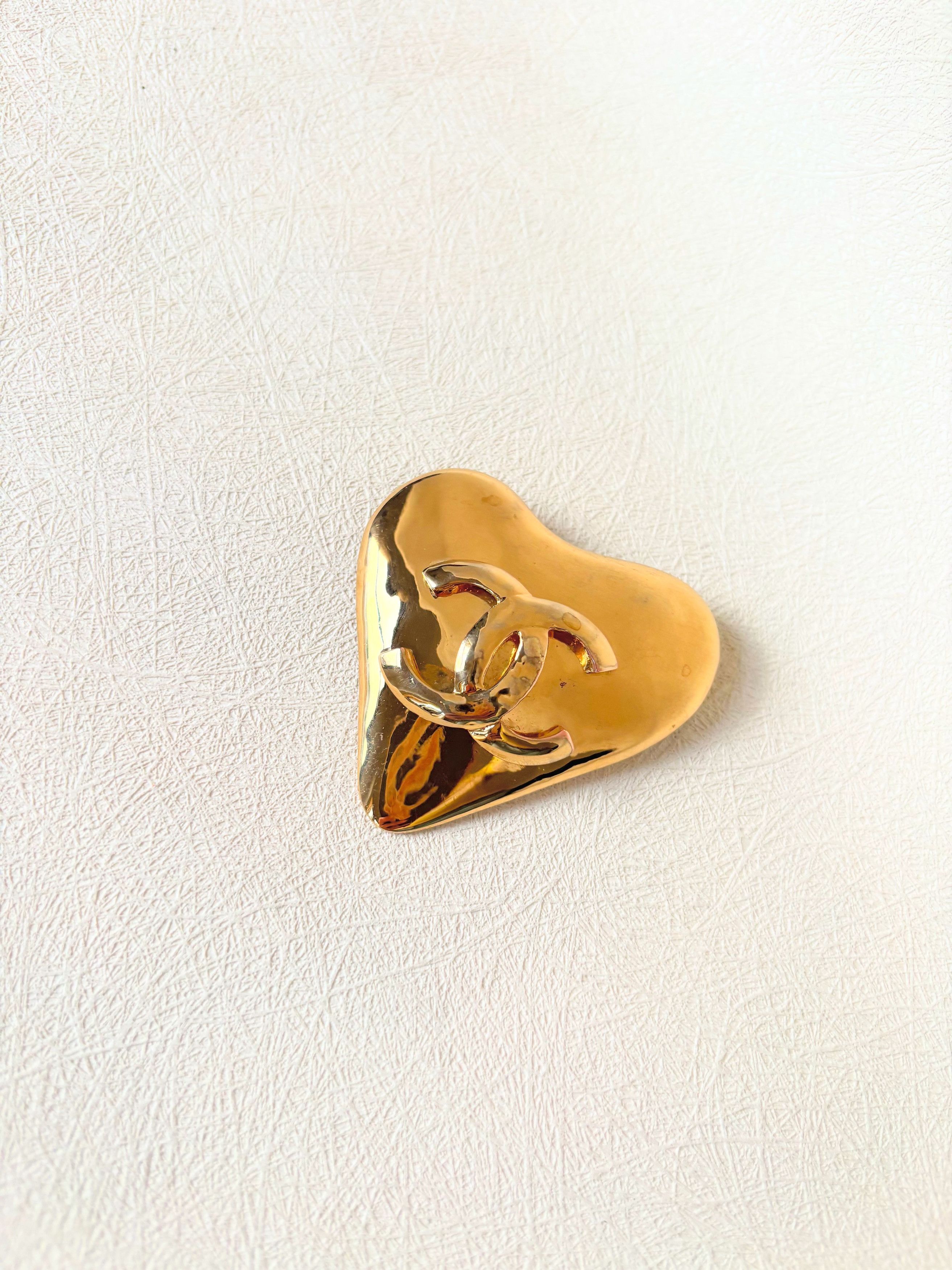 Chanel Broche Coeur 1993 Size ONE SIZE - 2 Thumbnail