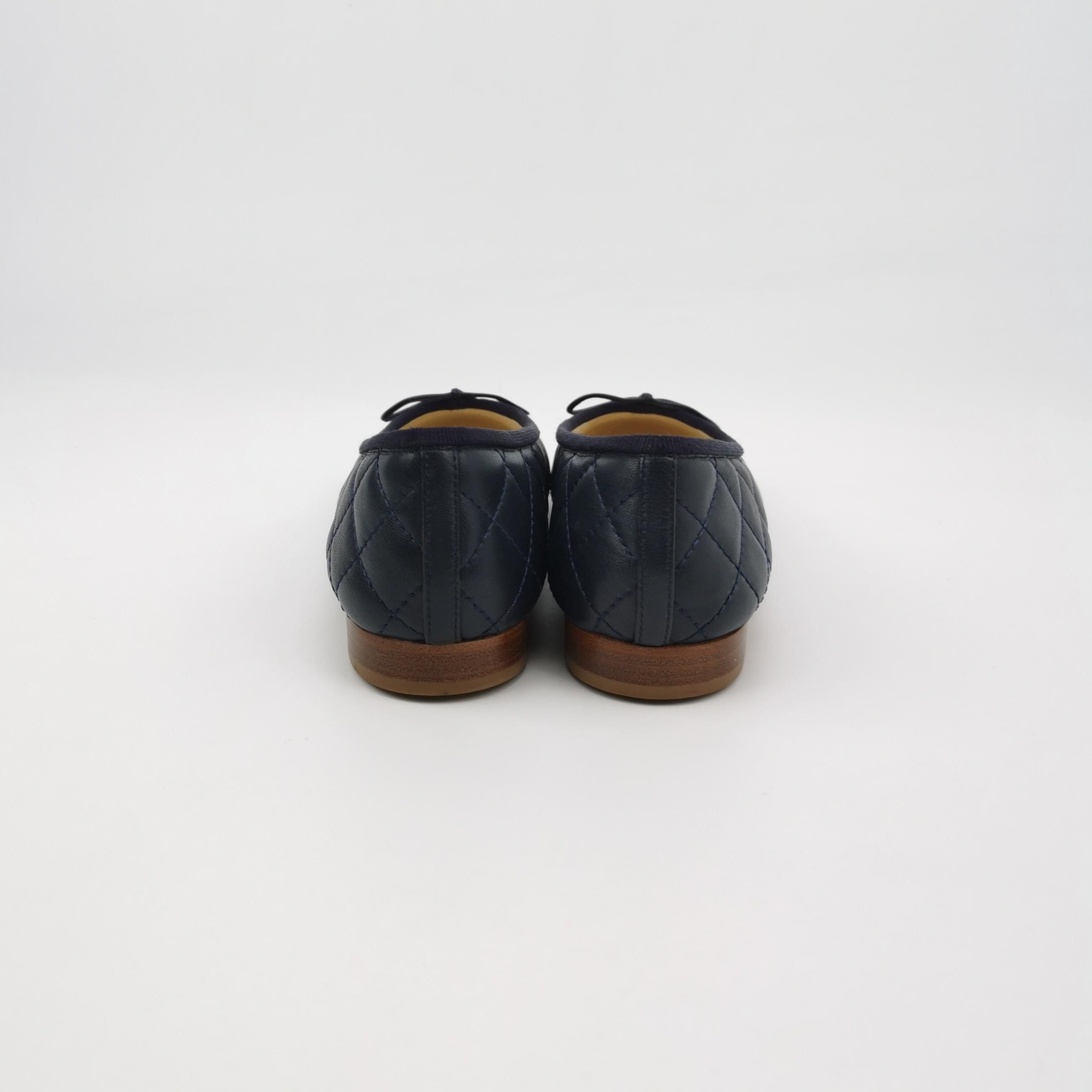 Chanel Chanel Women 6 Flats Size US 6 / IT 36 - 4 Thumbnail