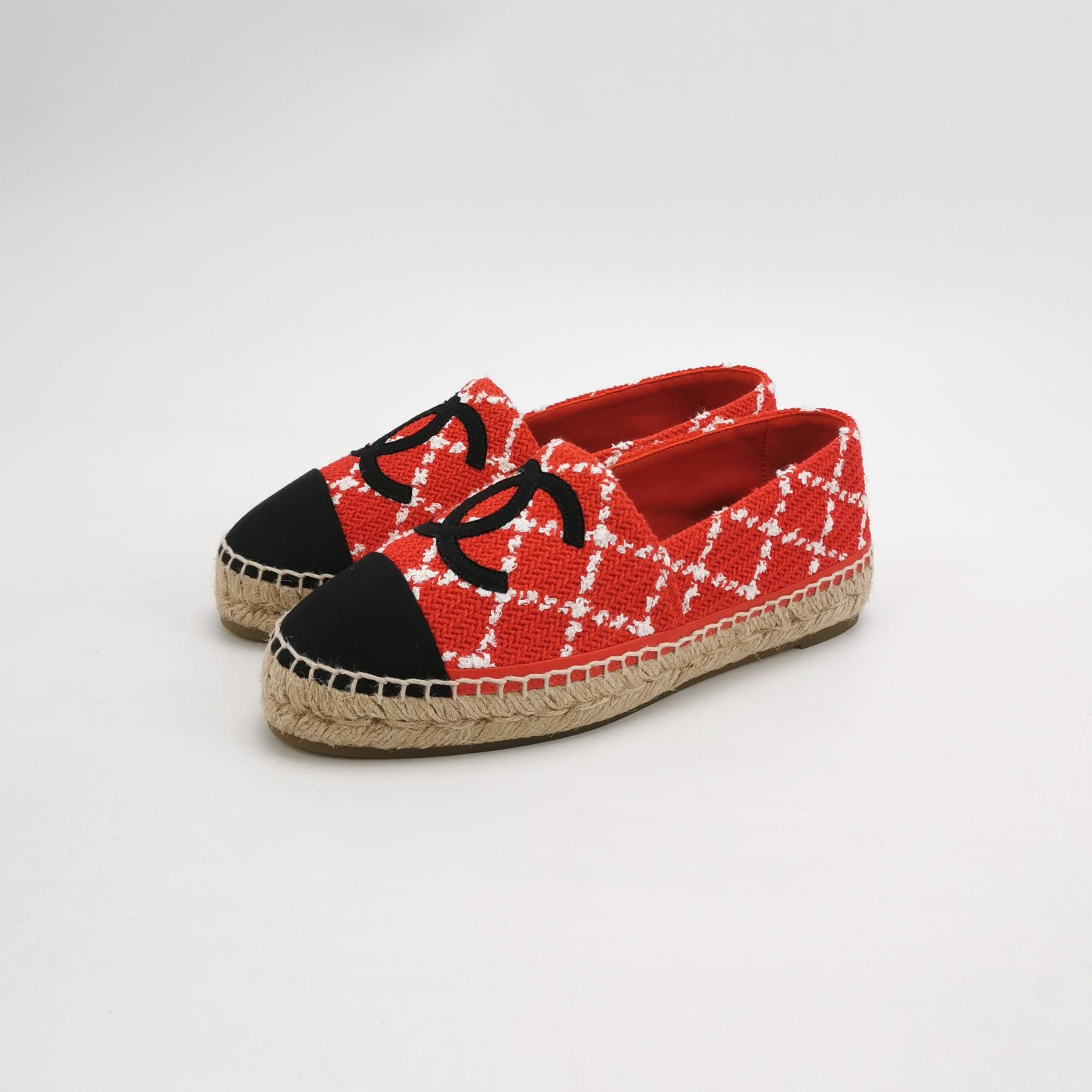Chanel Chanel Women 8 Flats Size US 8 / IT 38 - 2 Thumbnail