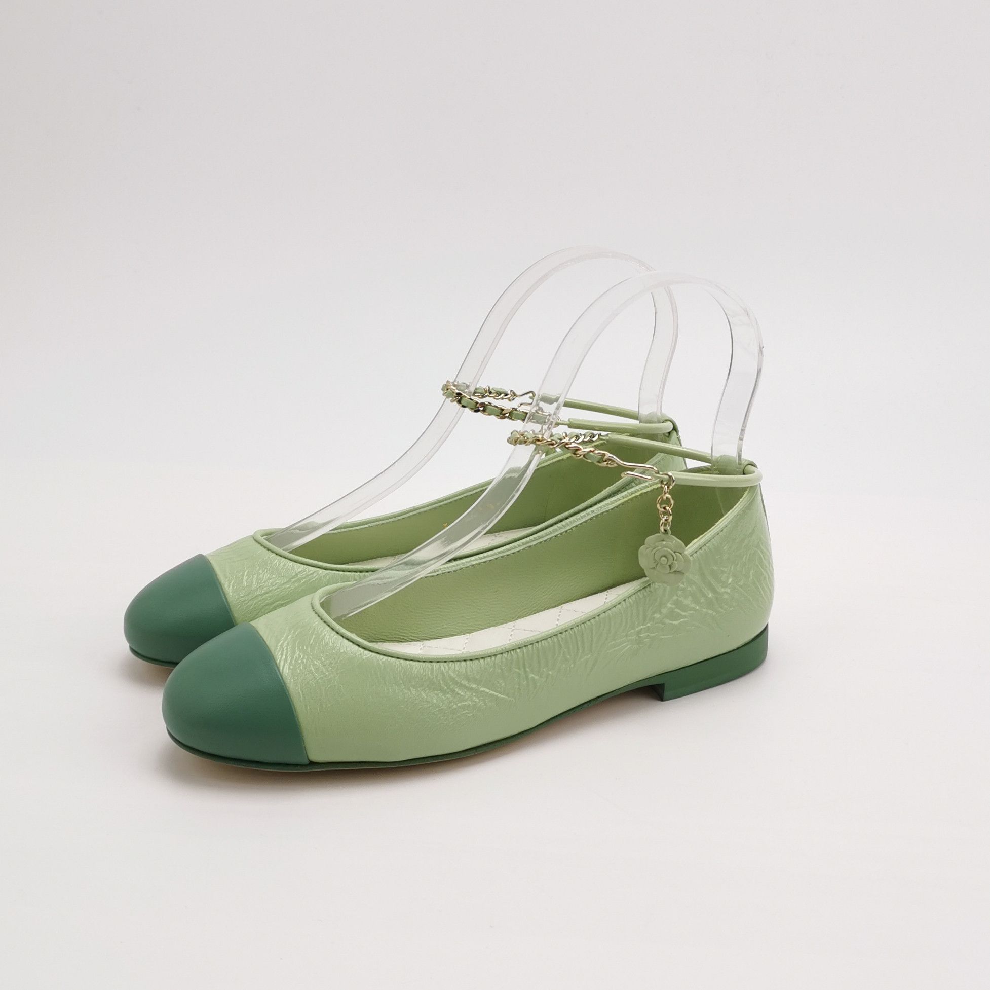 Chanel Chanel Women 5 Flats Size US 5 / IT 35 - 2 Thumbnail