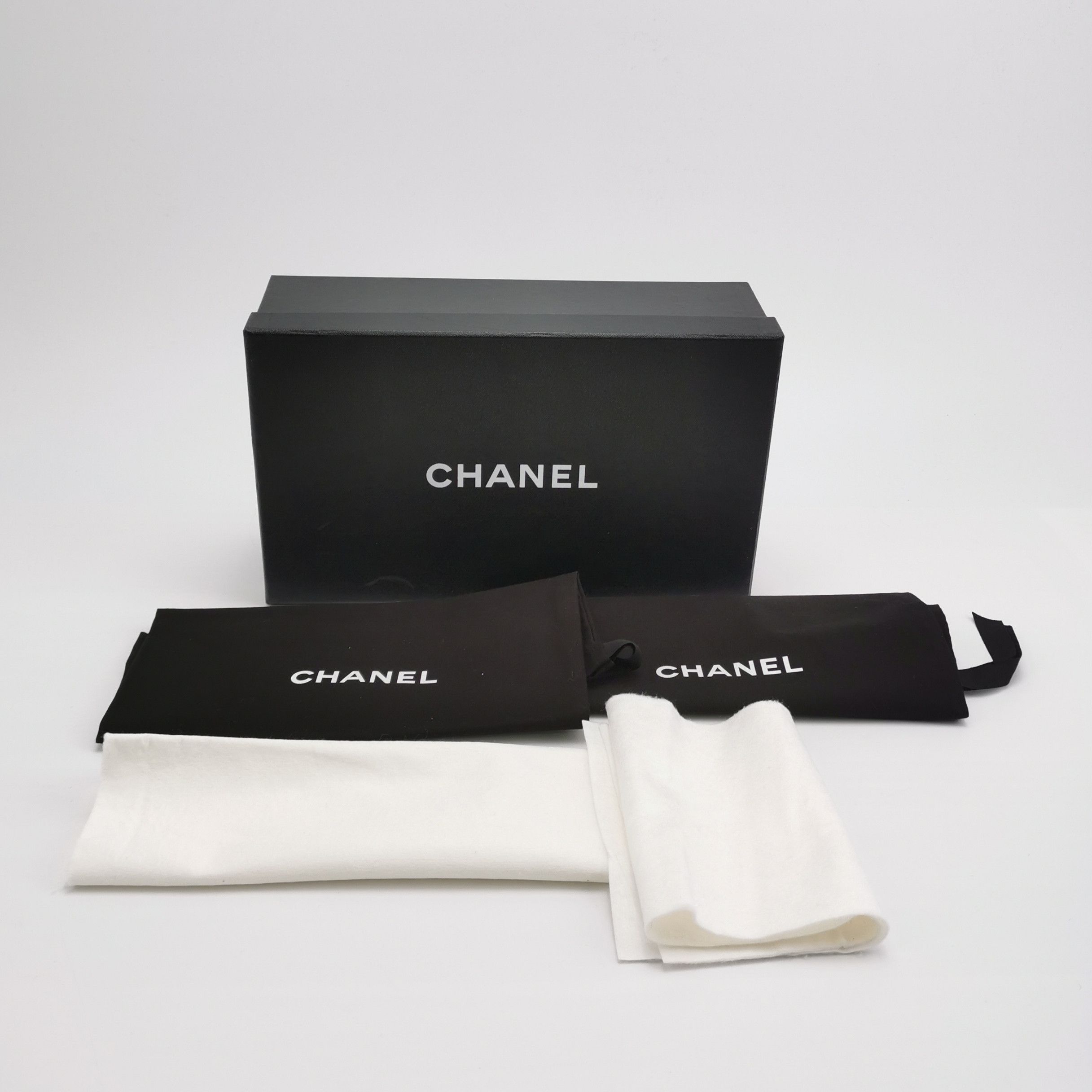 Chanel Chanel Women 5 Flats Size US 5 / IT 35 - 6 Thumbnail