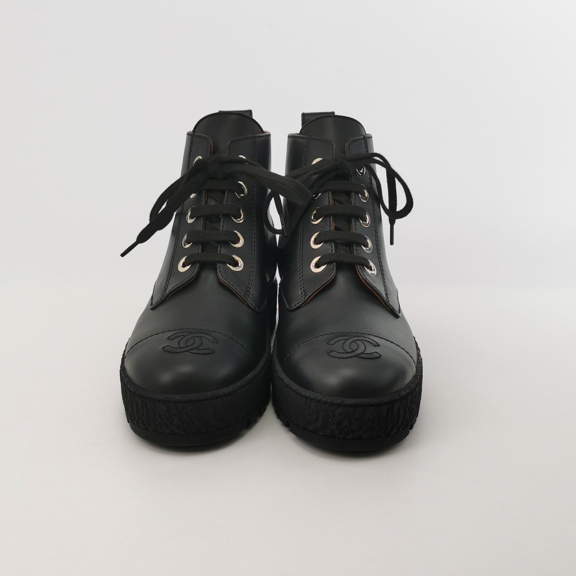 Chanel Chanel Women 8 Boots Size US 8 / IT 38 - 3 Thumbnail