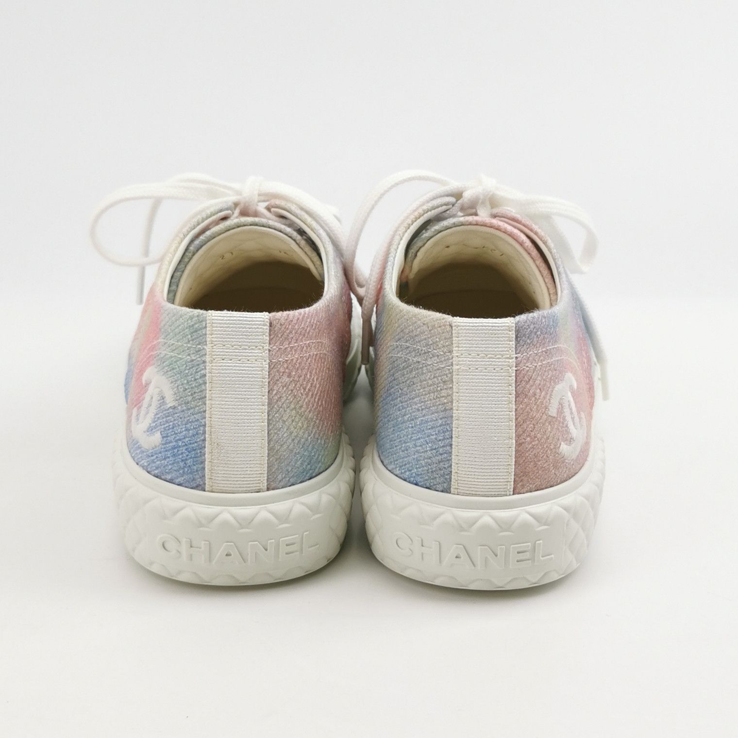 Chanel Chanel Women 7-5 Lowtop Sneakers Size US 7.5 / IT 37.5 - 4 Thumbnail