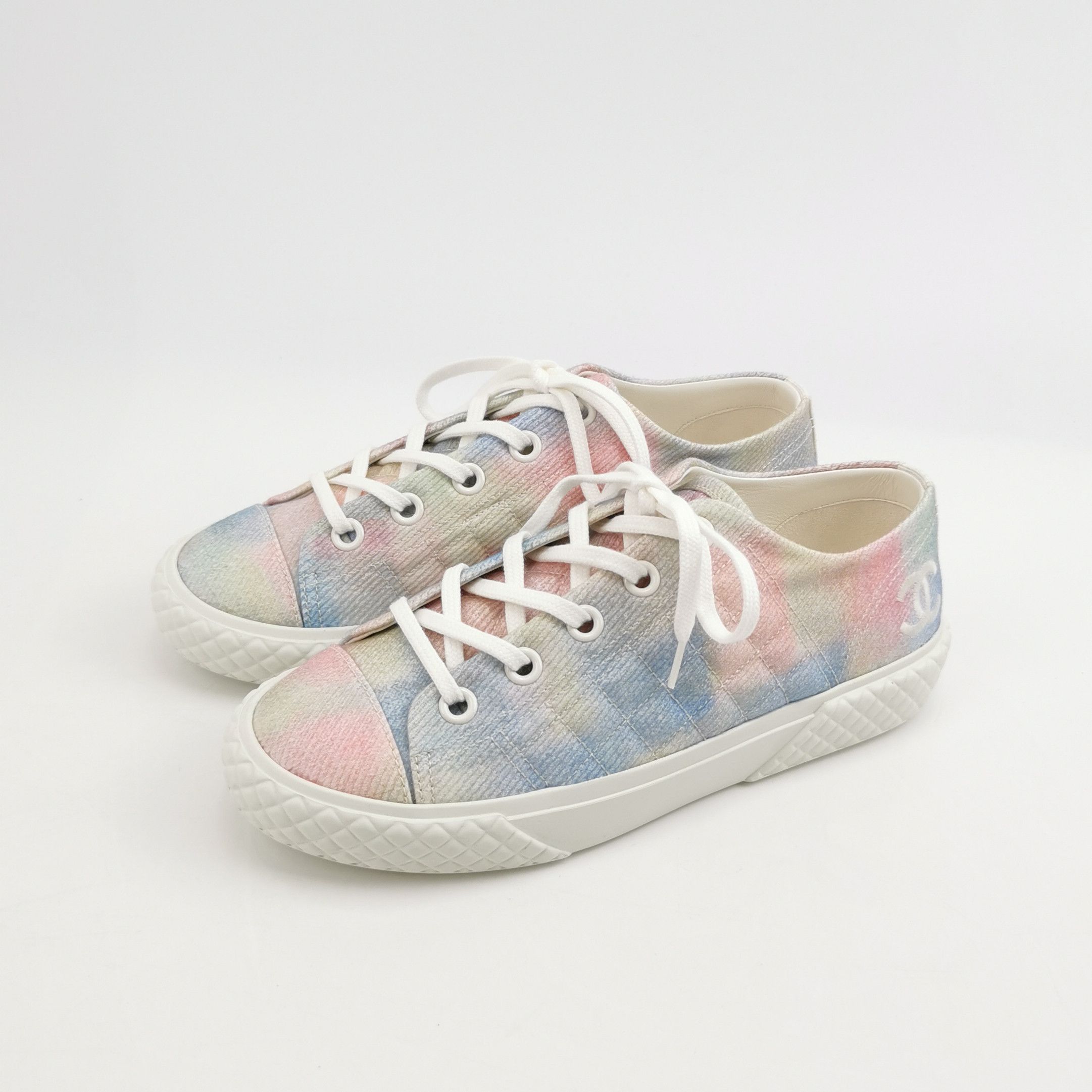 Chanel Chanel Women 7-5 Lowtop Sneakers Size US 7.5 / IT 37.5 - 2 Thumbnail