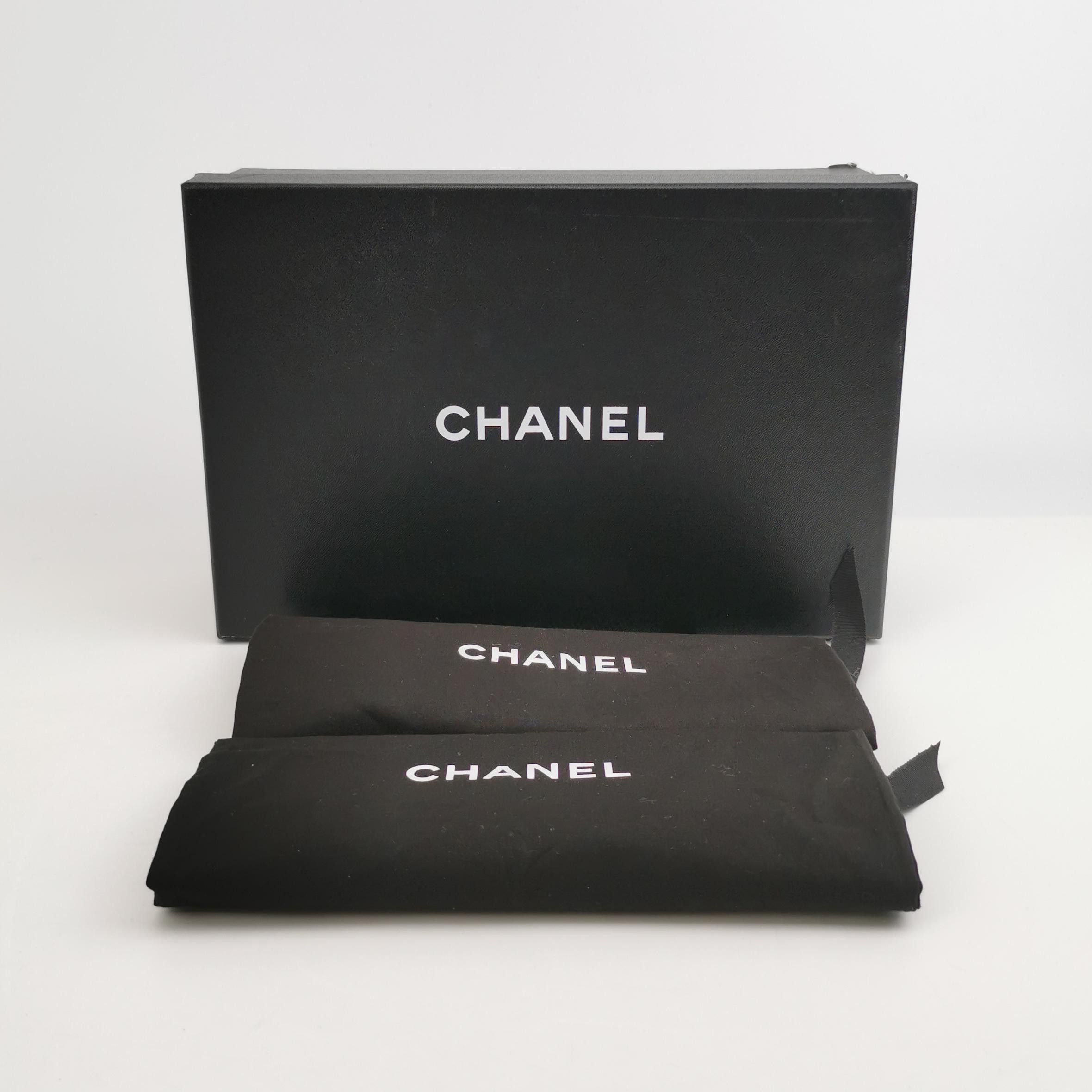 Chanel Chanel Women 7-5 Lowtop Sneakers Size US 7.5 / IT 37.5 - 6 Thumbnail