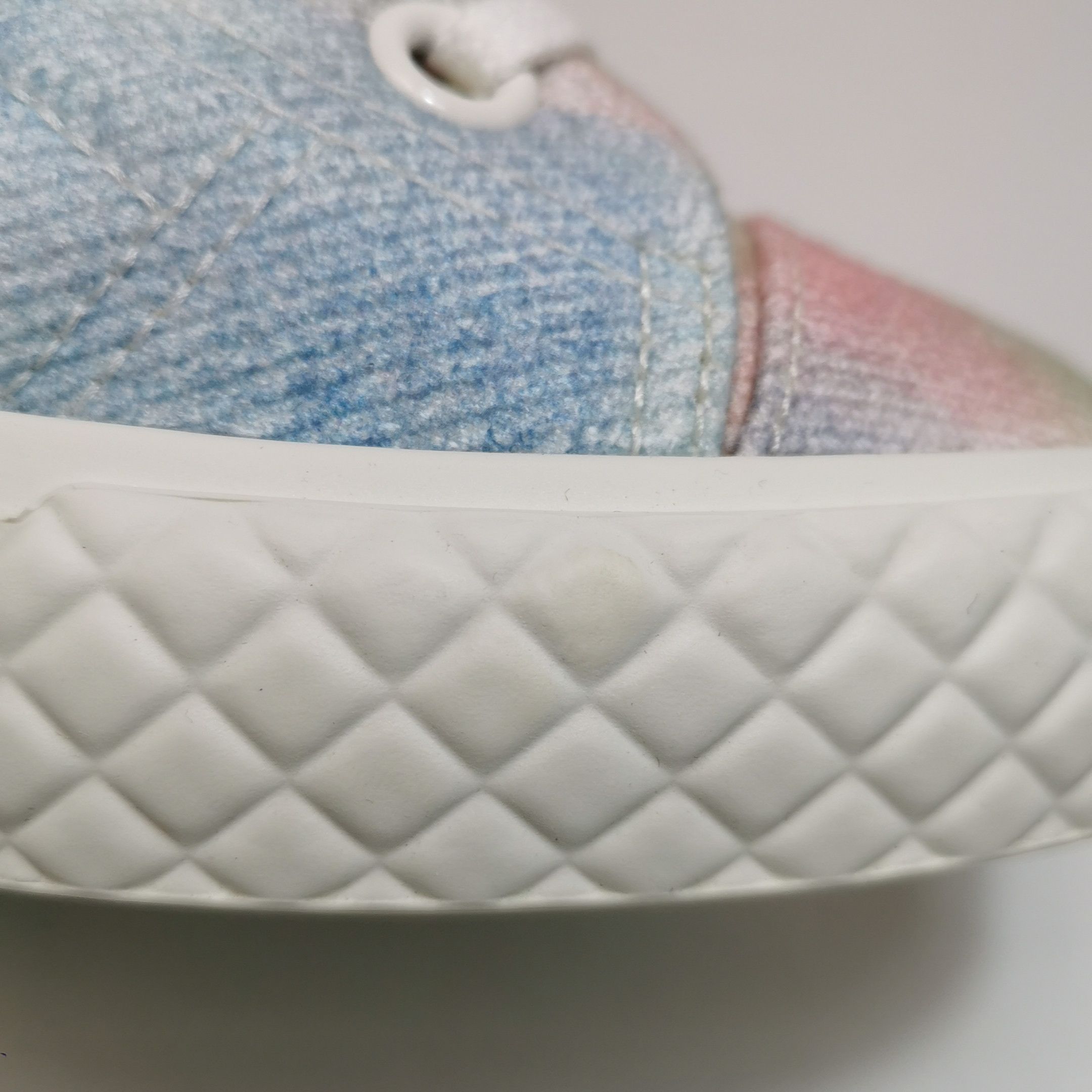 Chanel Chanel Women 7-5 Lowtop Sneakers Size US 7.5 / IT 37.5 - 7 Thumbnail