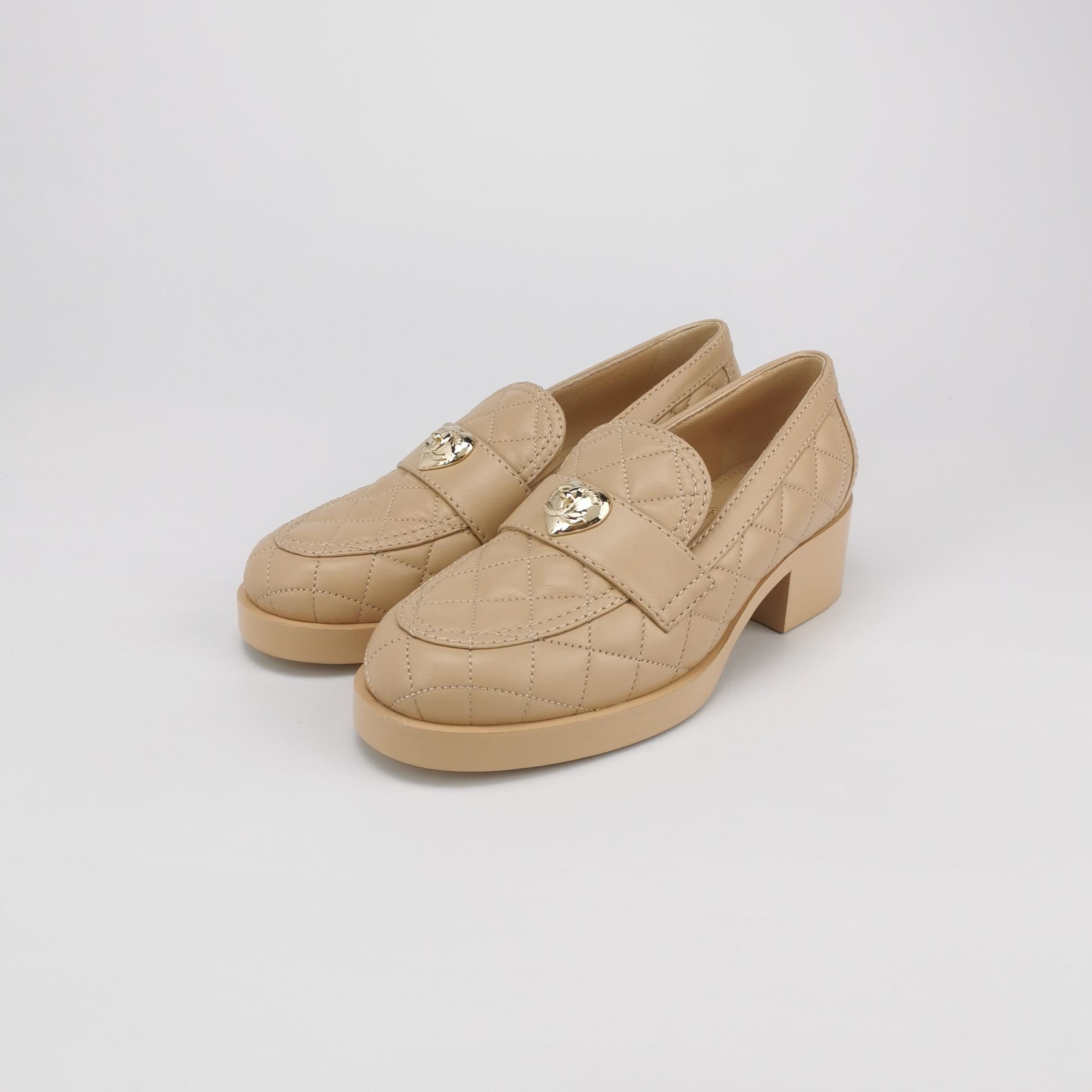 Chanel Chanel Women 7 Flats Size US 7 / IT 37 - 2 Thumbnail