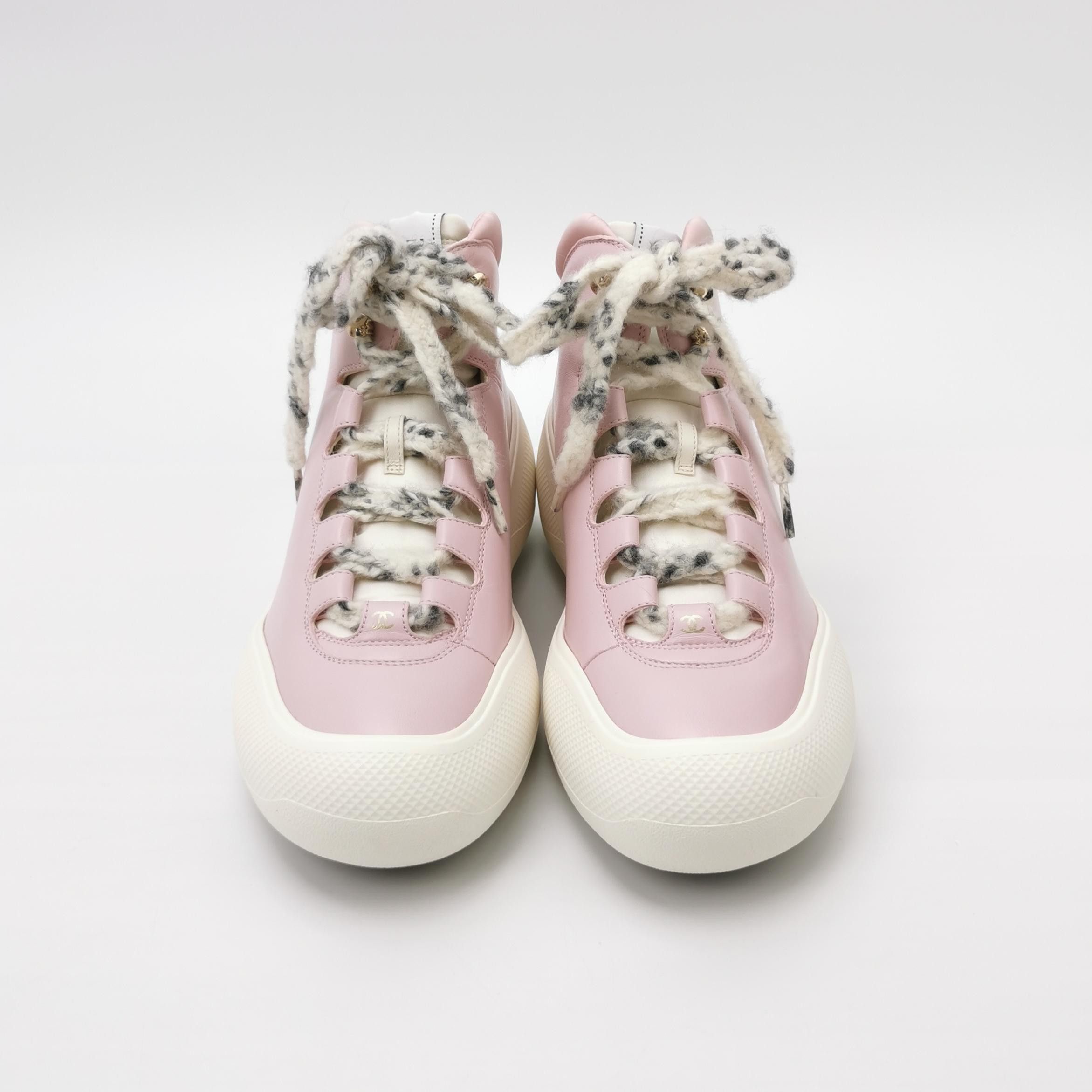 Chanel Chanel Women 8 Lowtop Sneakers Size US 8 / IT 38 - 3 Thumbnail
